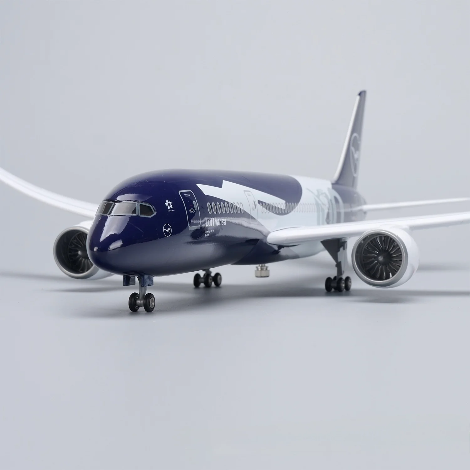 Boeing 787-9 Lufthansa 100 Years Commemorative – 1:145 Scale Model - Image 8