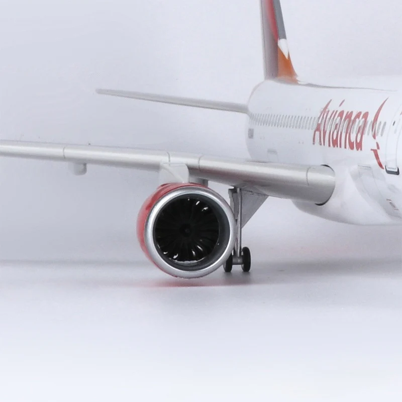 A320 Neo Avianca - Scale 1/80 - 47cm - 18,5 in - Airplane Model - Image 4