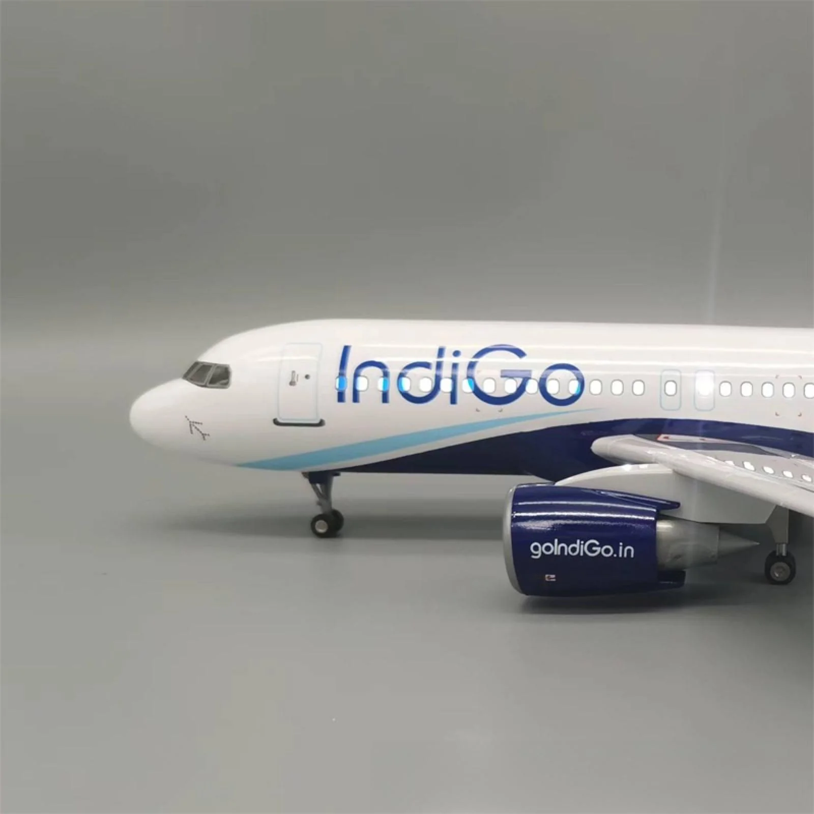 A320 Neo Indigo – 1:80 Scale (47cm / 18.5in) - Image 4