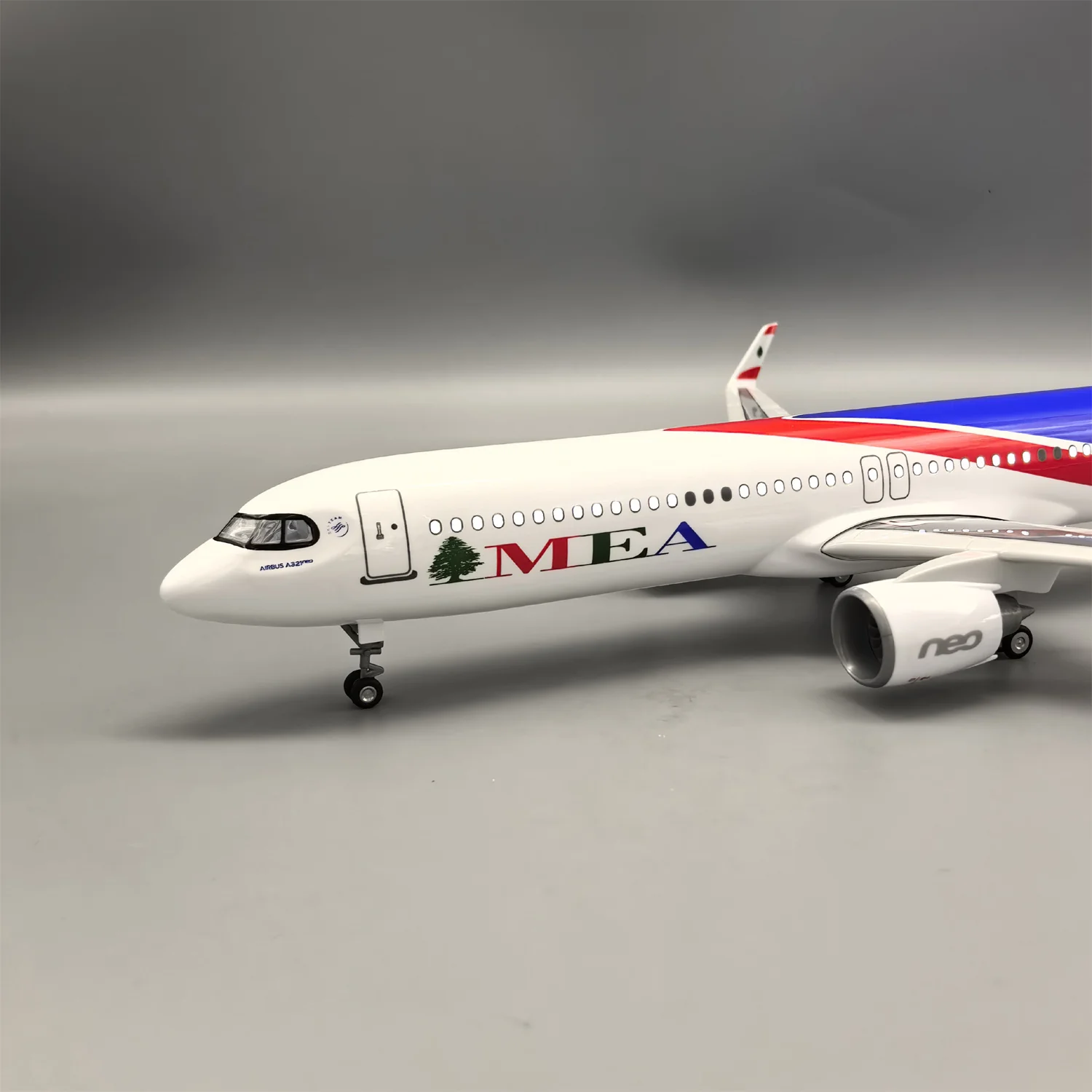 A321NEO MIDDLE EAST AIRLINES - SCALE 1/100 - 44CM - 18.5 IN - AIRPLANE MODEL - Image 4
