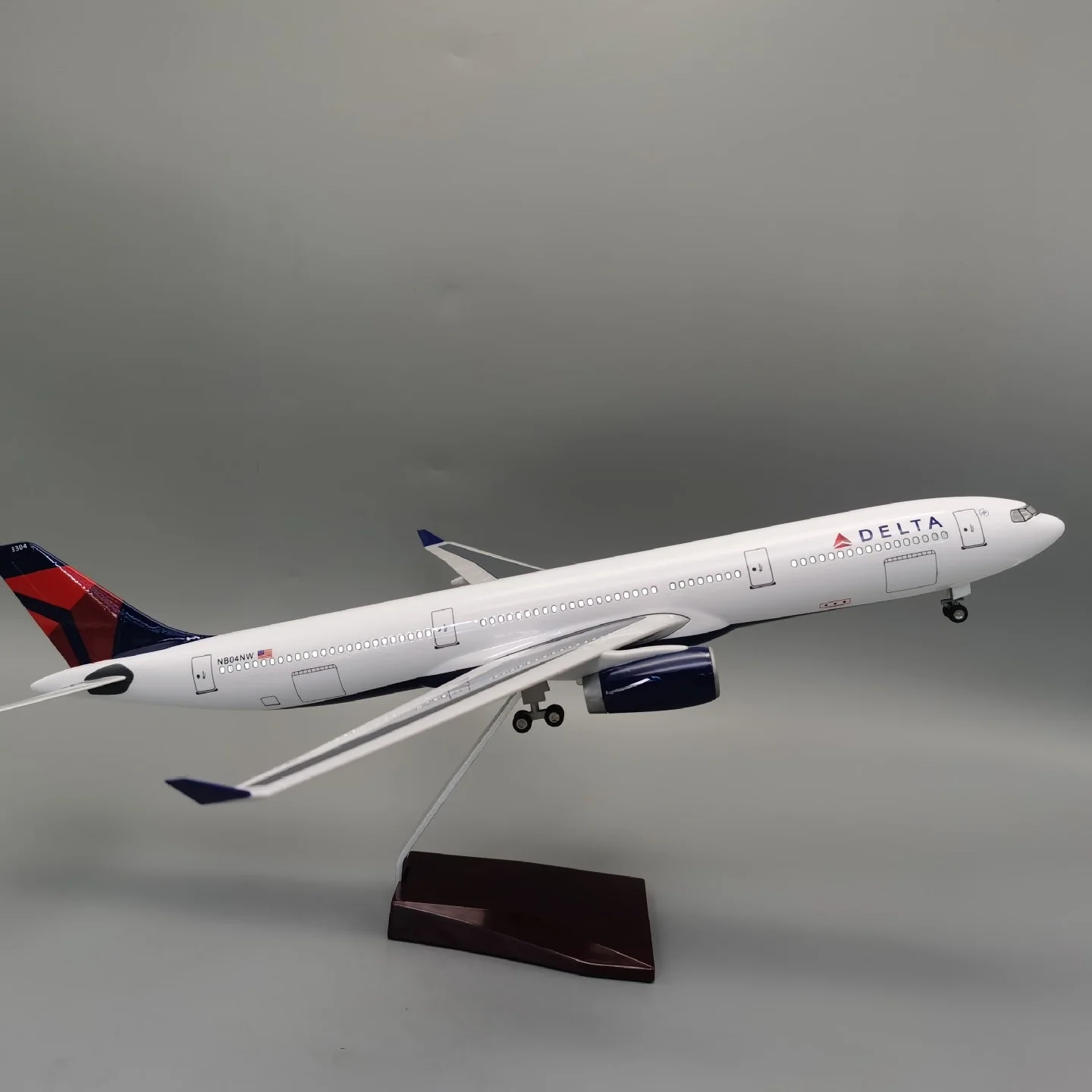 A330 Delta Airlines - Scale 1/135 - 47cm - 18.5 in - Airplane Model - Image 11