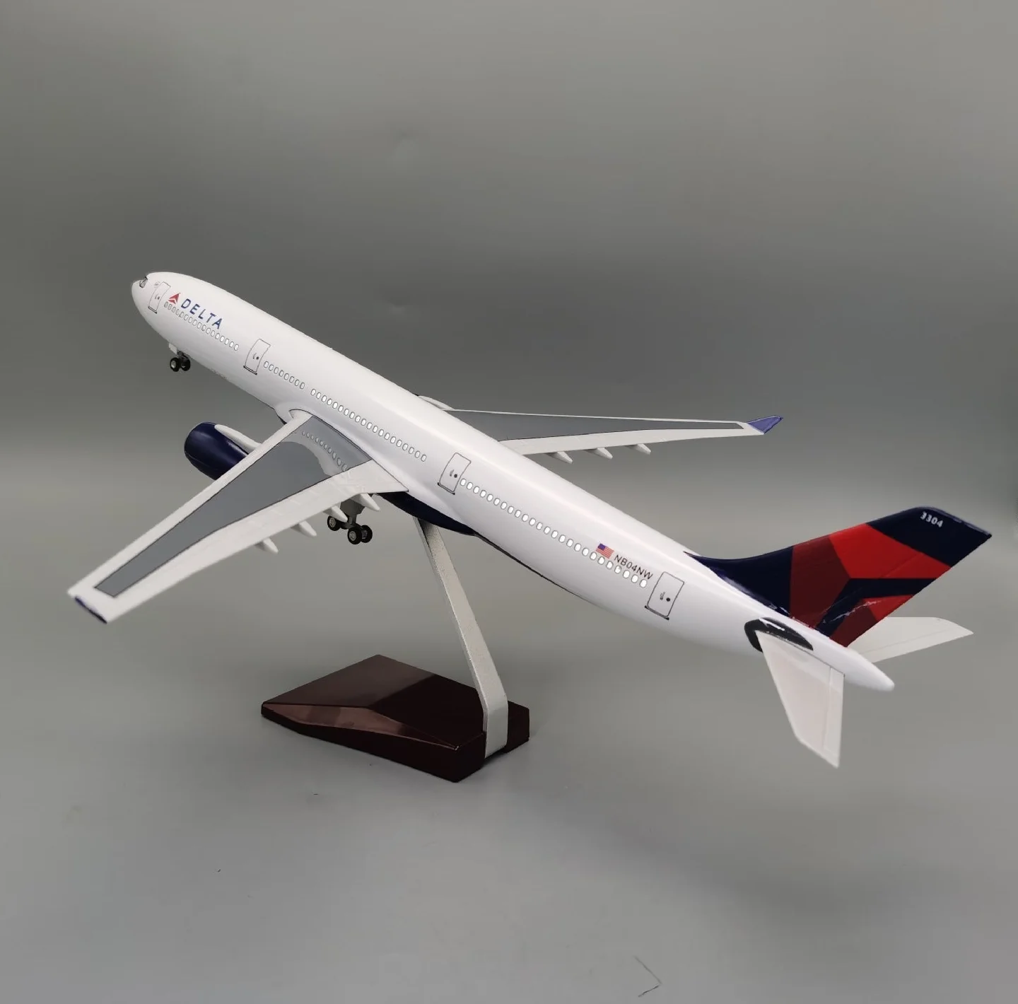A330 Delta Airlines - Scale 1/135 - 47cm - 18.5 in - Airplane Model - Image 14