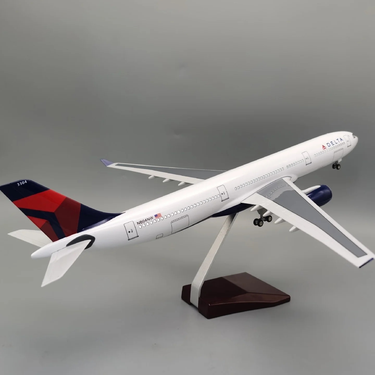 A330 Delta Airlines - Scale 1/135 - 47cm - 18.5 in - Airplane Model - Image 9
