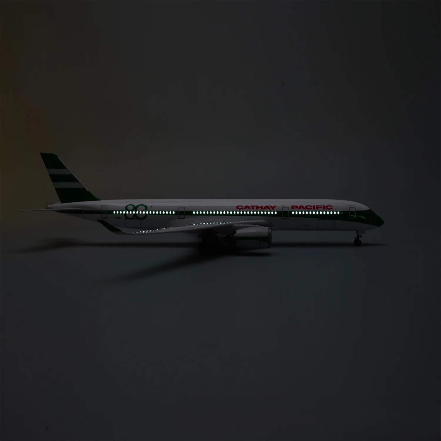 A350 Cathay Pacific 1:142 – 47 CM / 18.5 IN – 80 YEARS COMMEMORATIVE - Image 4