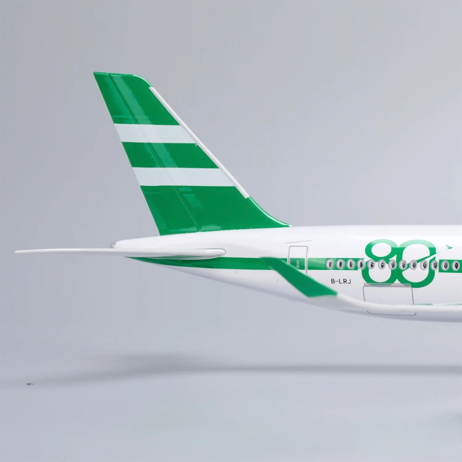 A350 Cathay Pacific 1:142 – 47 CM / 18.5 IN – 80 YEARS COMMEMORATIVE - Image 7