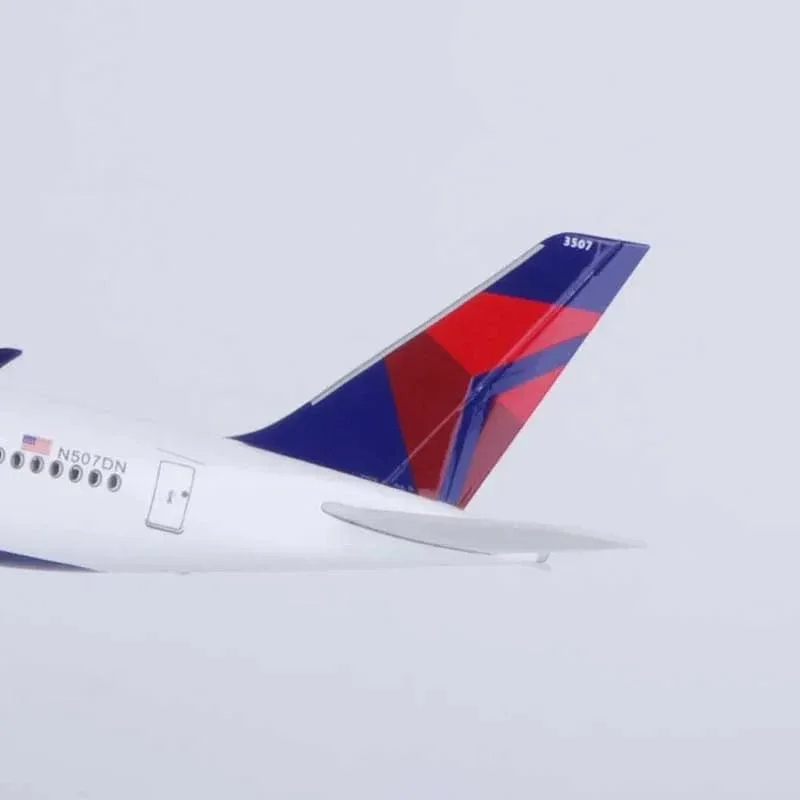 Airbus A350 Delta Airlines 1:142 – 47 cm / 18.5 in – LED Lights - Image 6