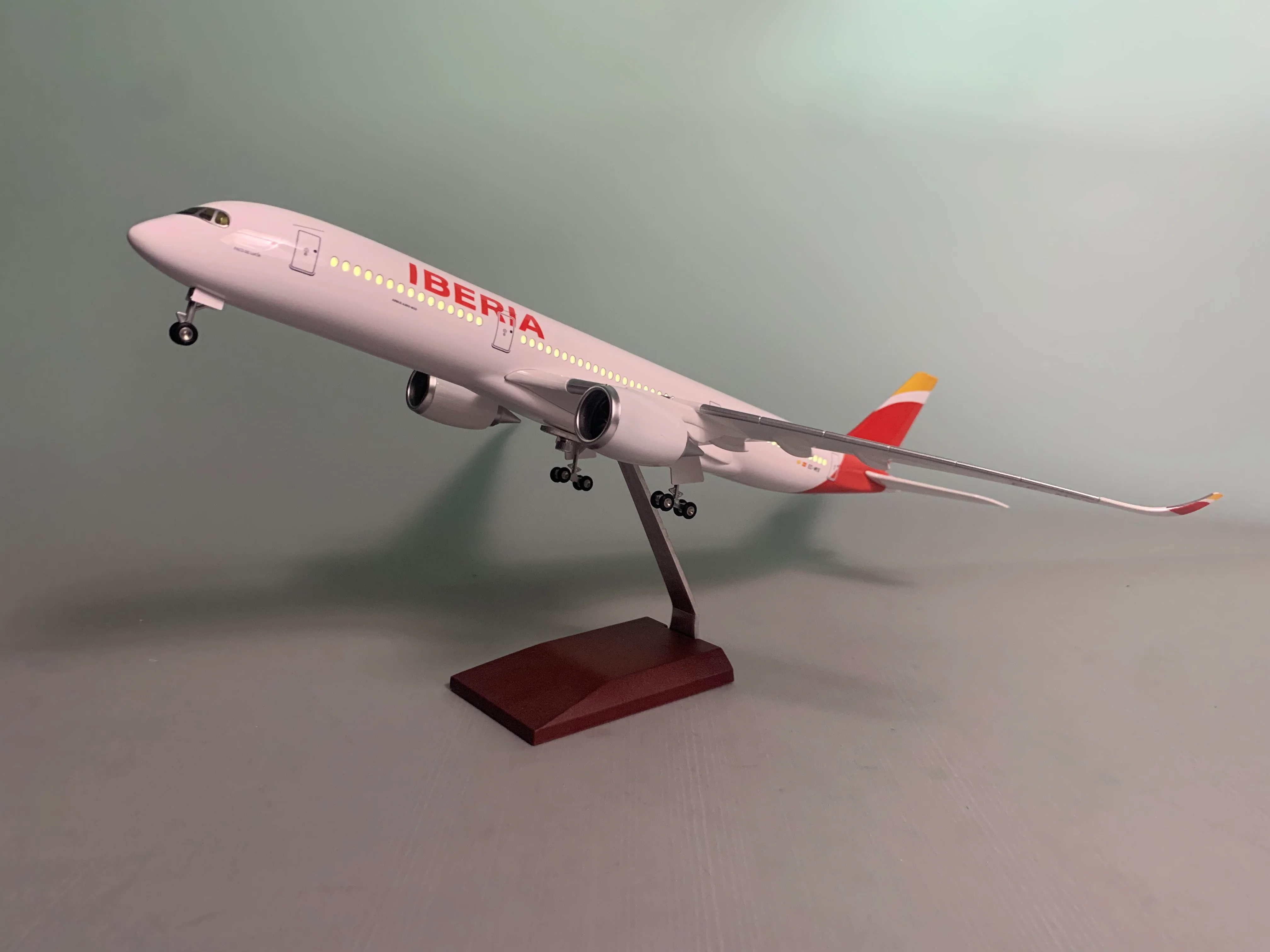 A350 IBERIA- Scale 1/142 - 47CM - 18,5 in - Airplane Model - Image 4