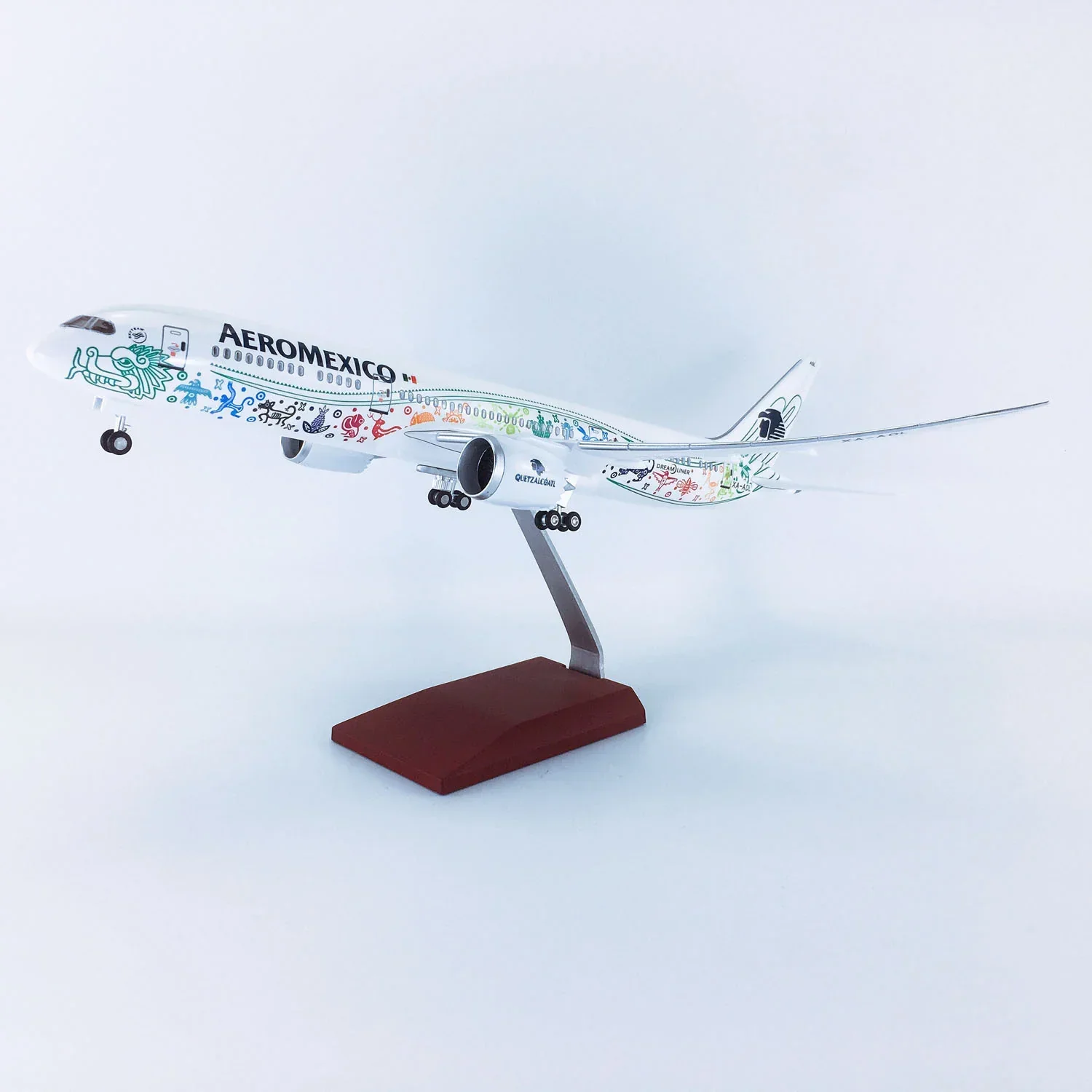 Boeing 787-9 Aeroméxico "Quetzalcóatl" – Scale 1:130 (43 cm / 16.9 in) - Image 12