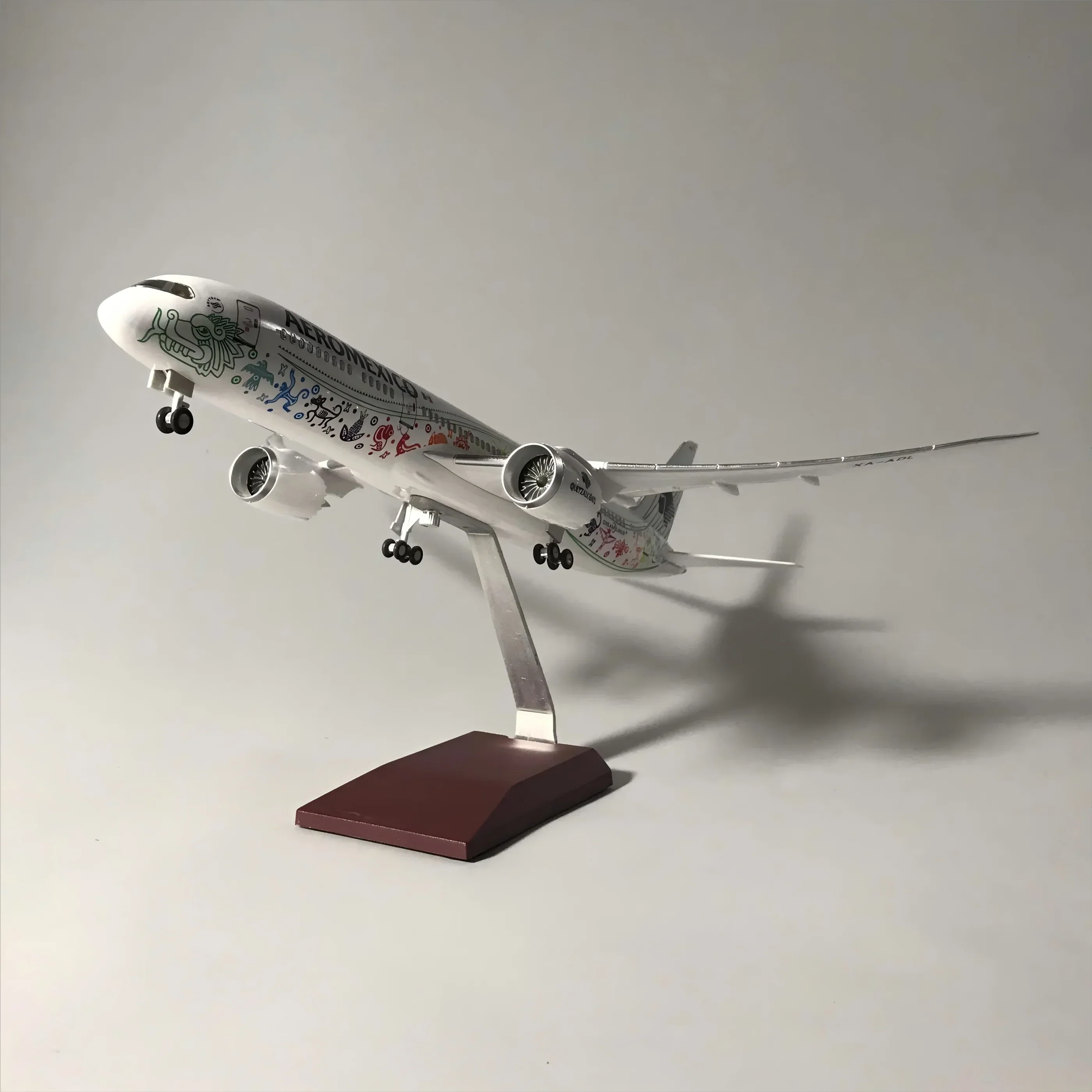 Boeing 787-9 Aeroméxico "Quetzalcóatl" – Scale 1:130 (43 cm / 16.9 in) - Image 14