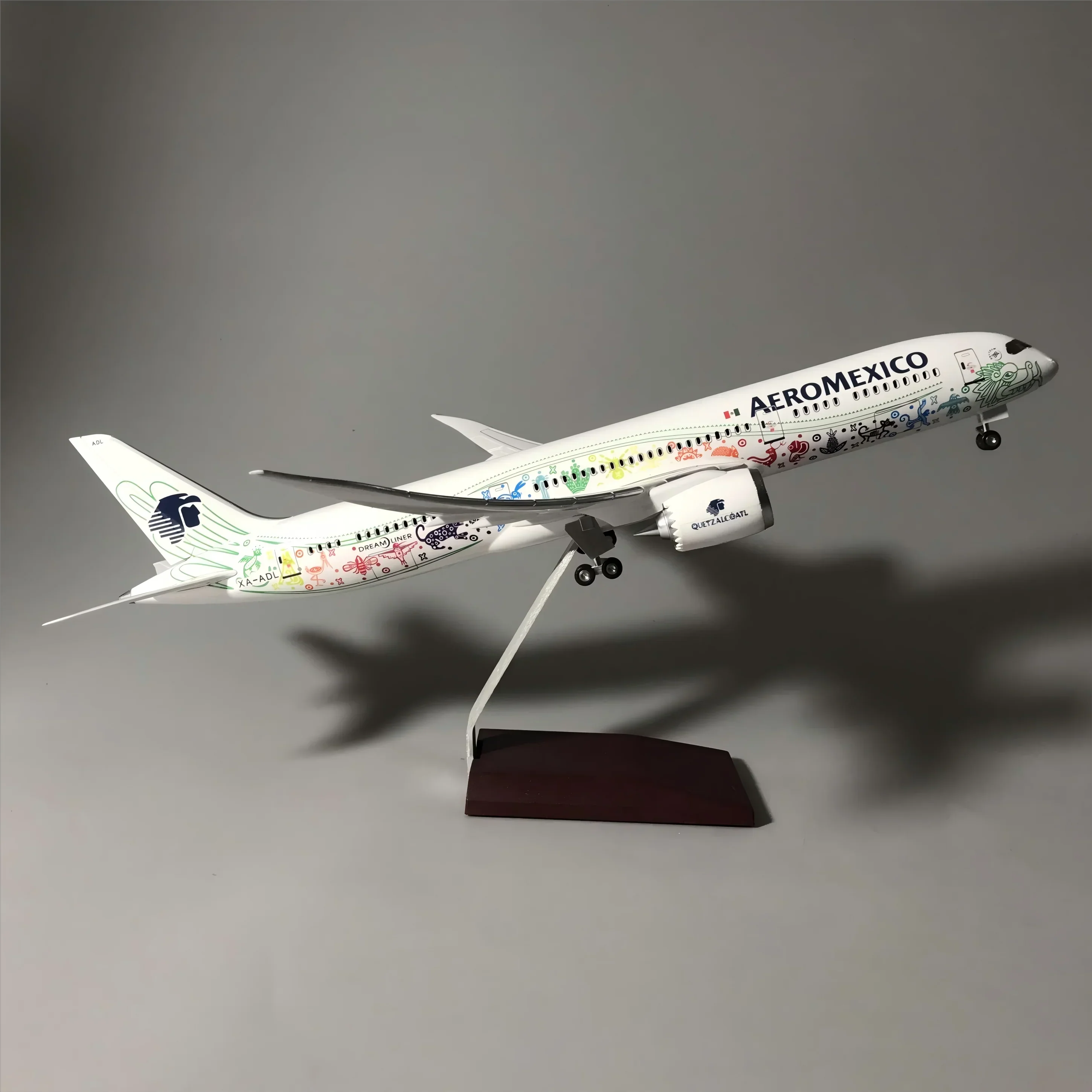 Boeing 787-9 Aeroméxico "Quetzalcóatl" – Scale 1:130 (43 cm / 16.9 in) - Image 15