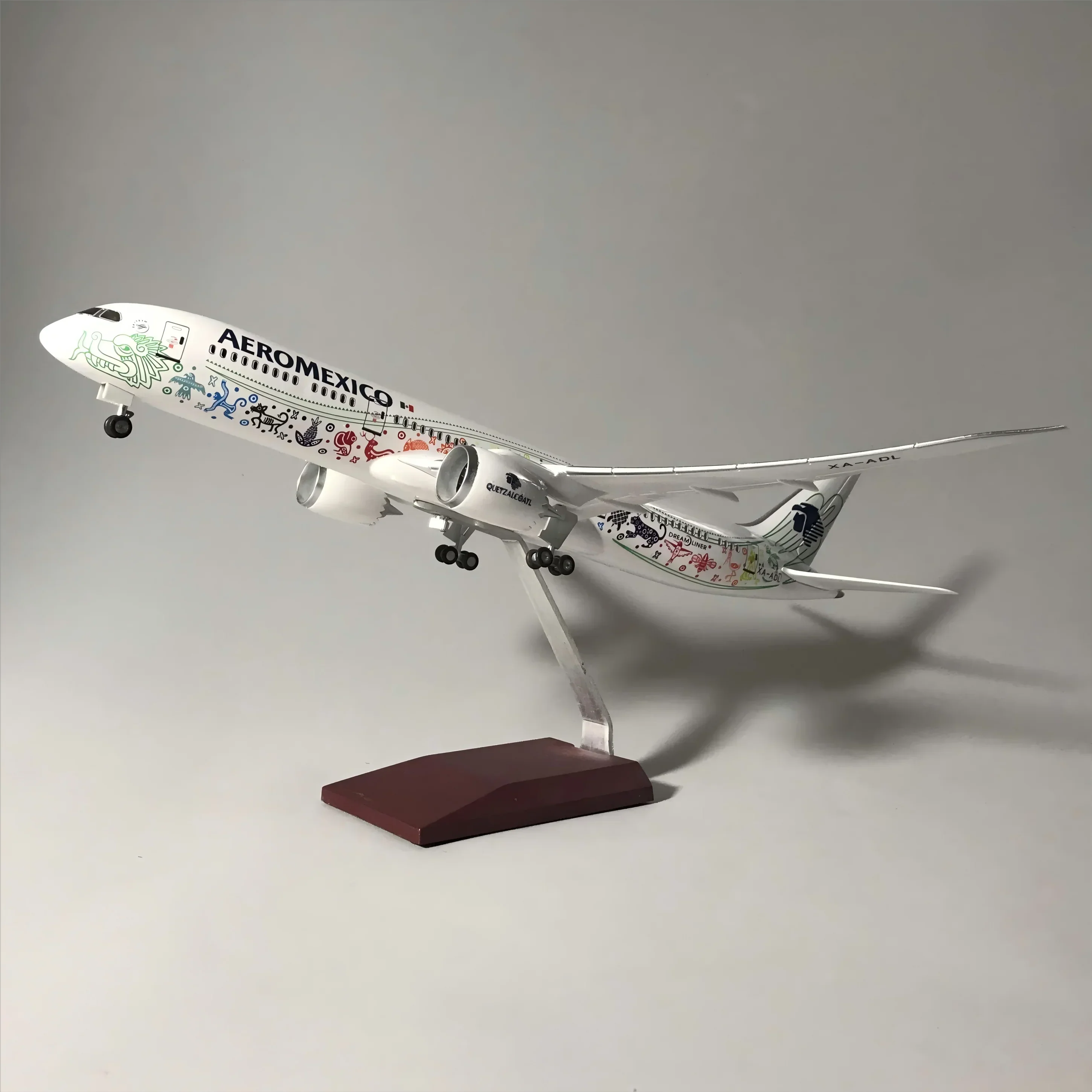 Boeing 787-9 Aeroméxico "Quetzalcóatl" – Scale 1:130 (43 cm / 16.9 in) - Image 19