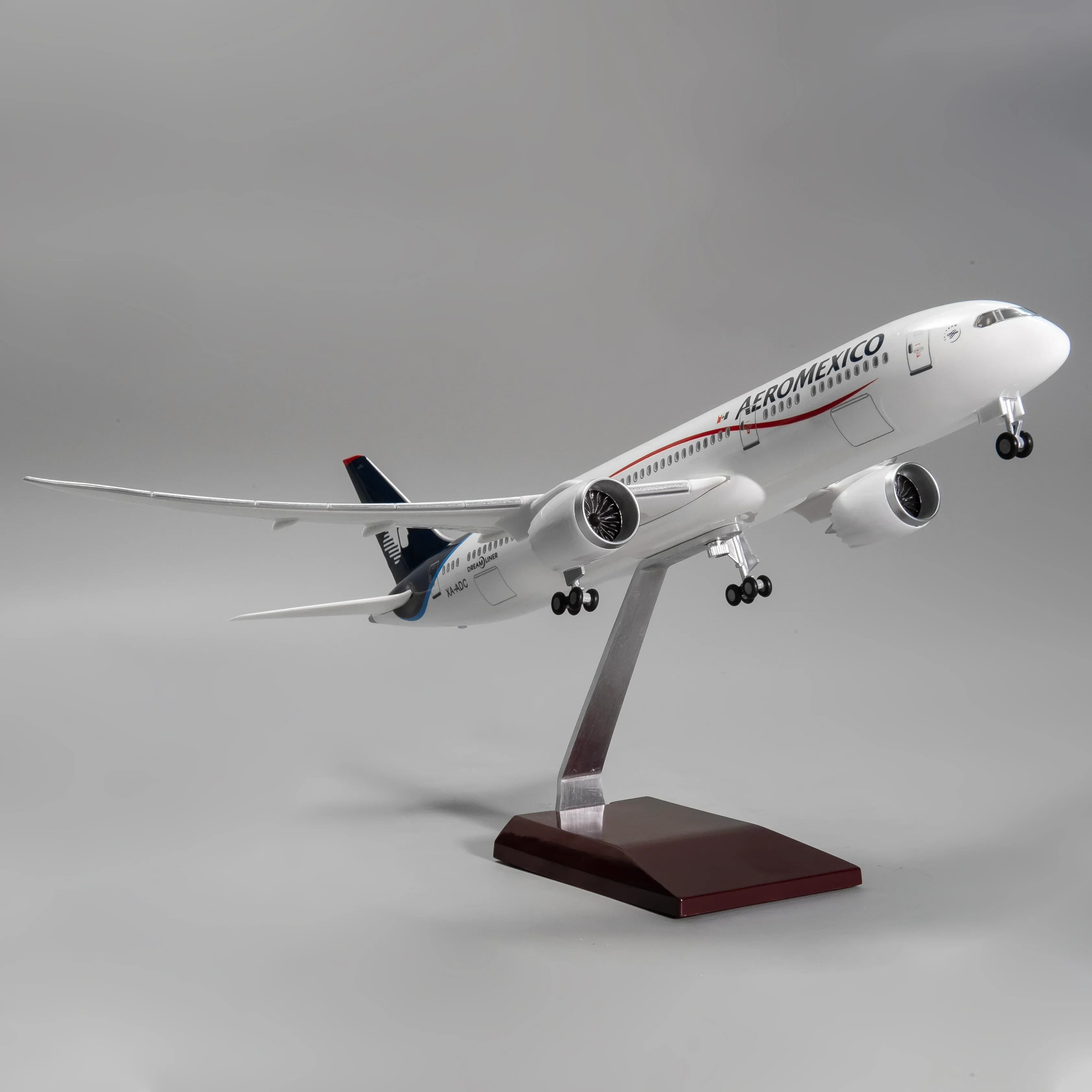 Boeing 787-9 Aeroméxico – Scale 1:130 (43 cm / 16.9 in) - Image 3