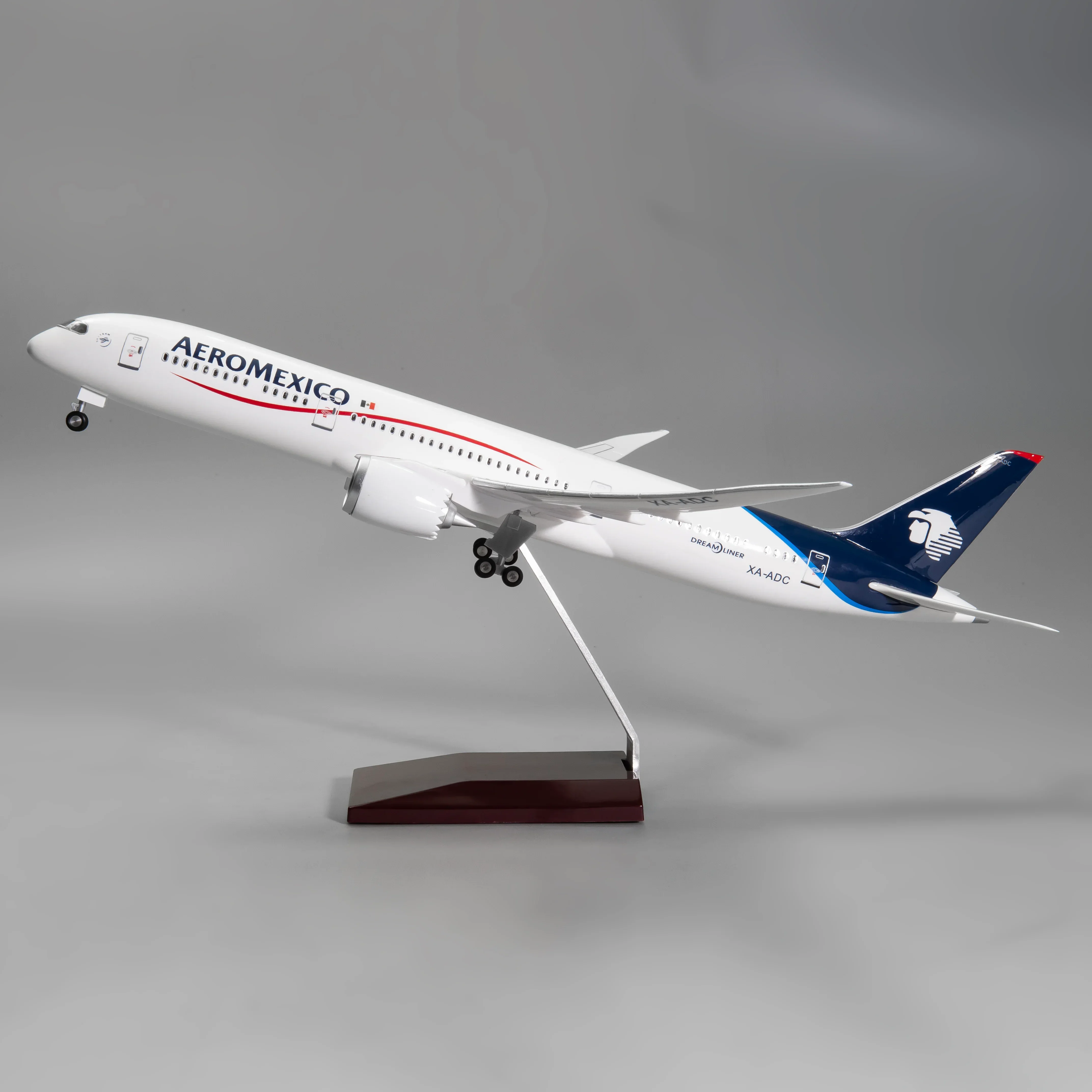 Boeing 787-9 Aeroméxico – Scale 1:130 (43 cm / 16.9 in) - Image 4