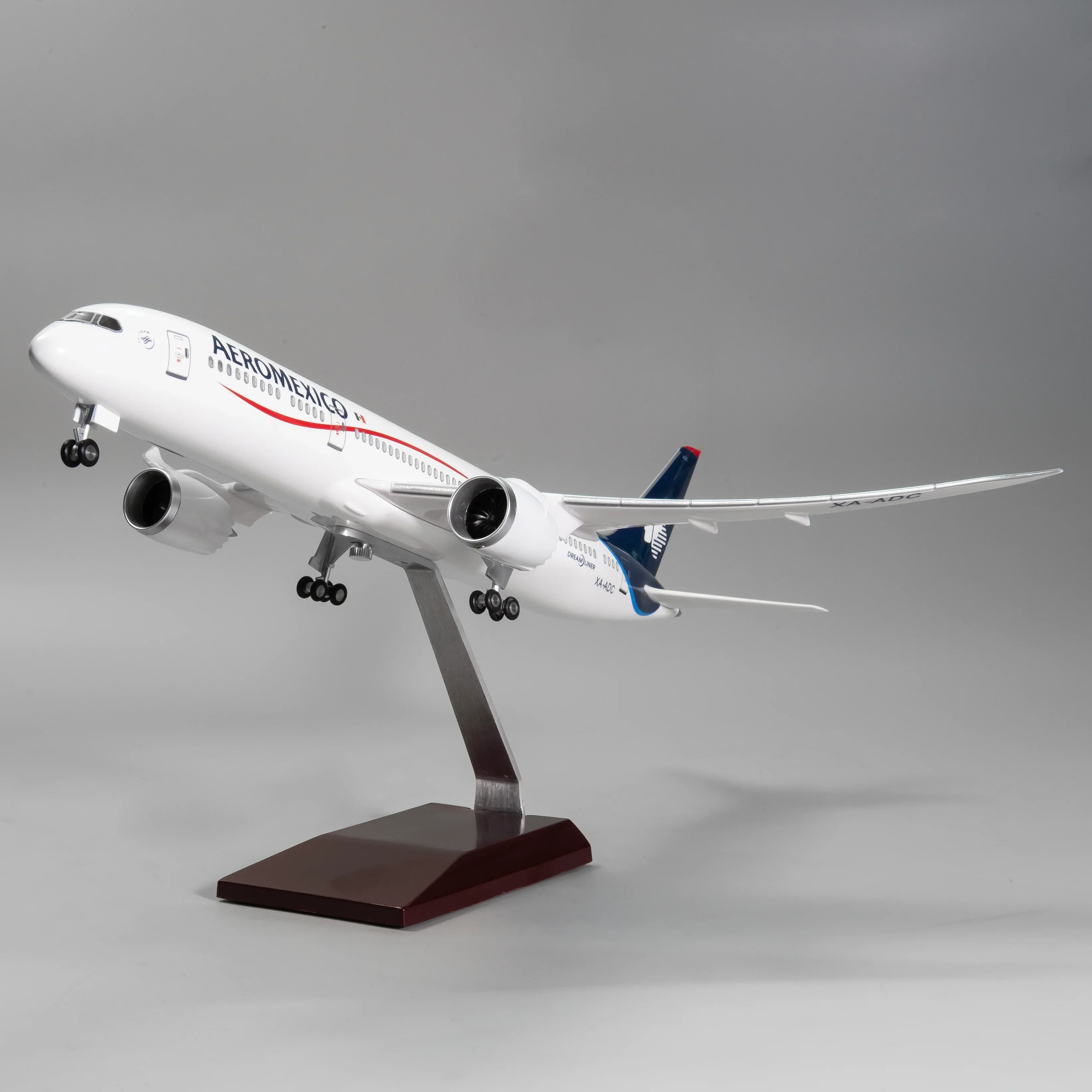 Boeing 787-9 Aeroméxico – Scale 1:130 (43 cm / 16.9 in) - Image 7