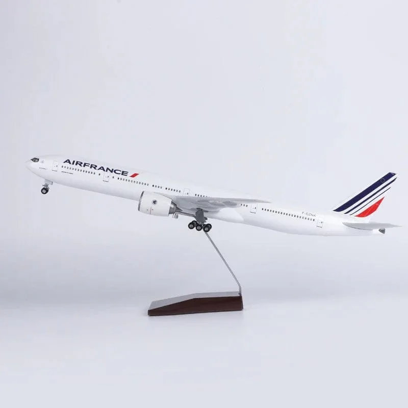 B777 Air France - Scale 1/157 - 47CM - 18,5 in - Airplane Model - Image 4