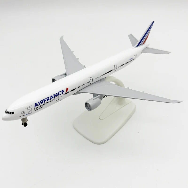 Air France Boeing 777 – Alloy Model – 20 cm – With Landing Gear - Image 3