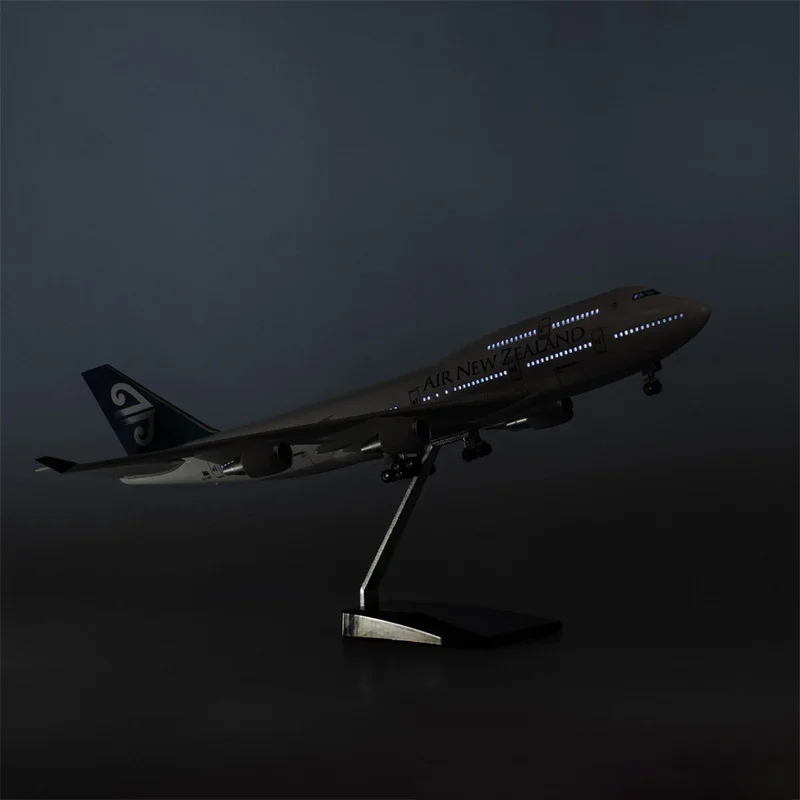 B747 Air New Zealand  - Scale 1/150 - 47cm - 18.5in - Airplane Model - Image 4