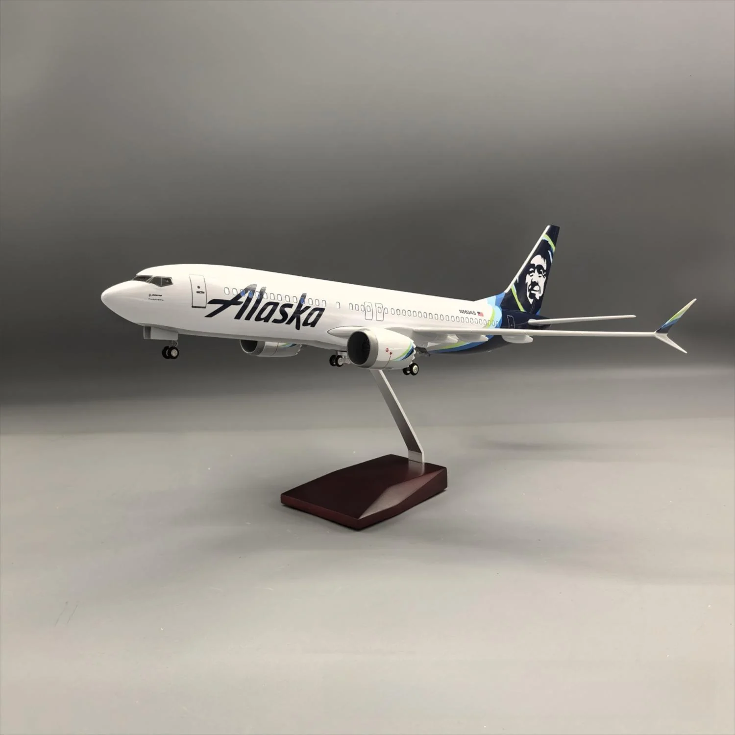Boeing 737-800 Alaska Airlines 1:85 – 47 cm / 18.5 in – LED Lights - Image 10