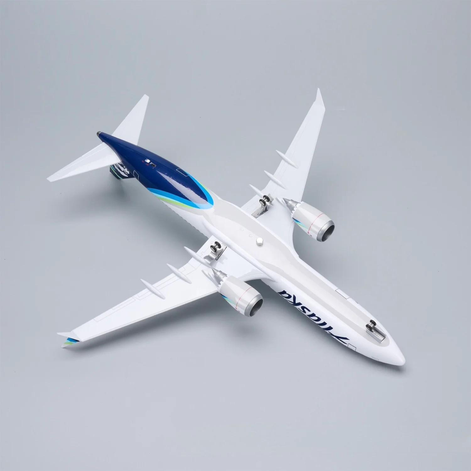 Boeing 737-800 Alaska Airlines 1:85 – 47 cm / 18.5 in – LED Lights - Image 8