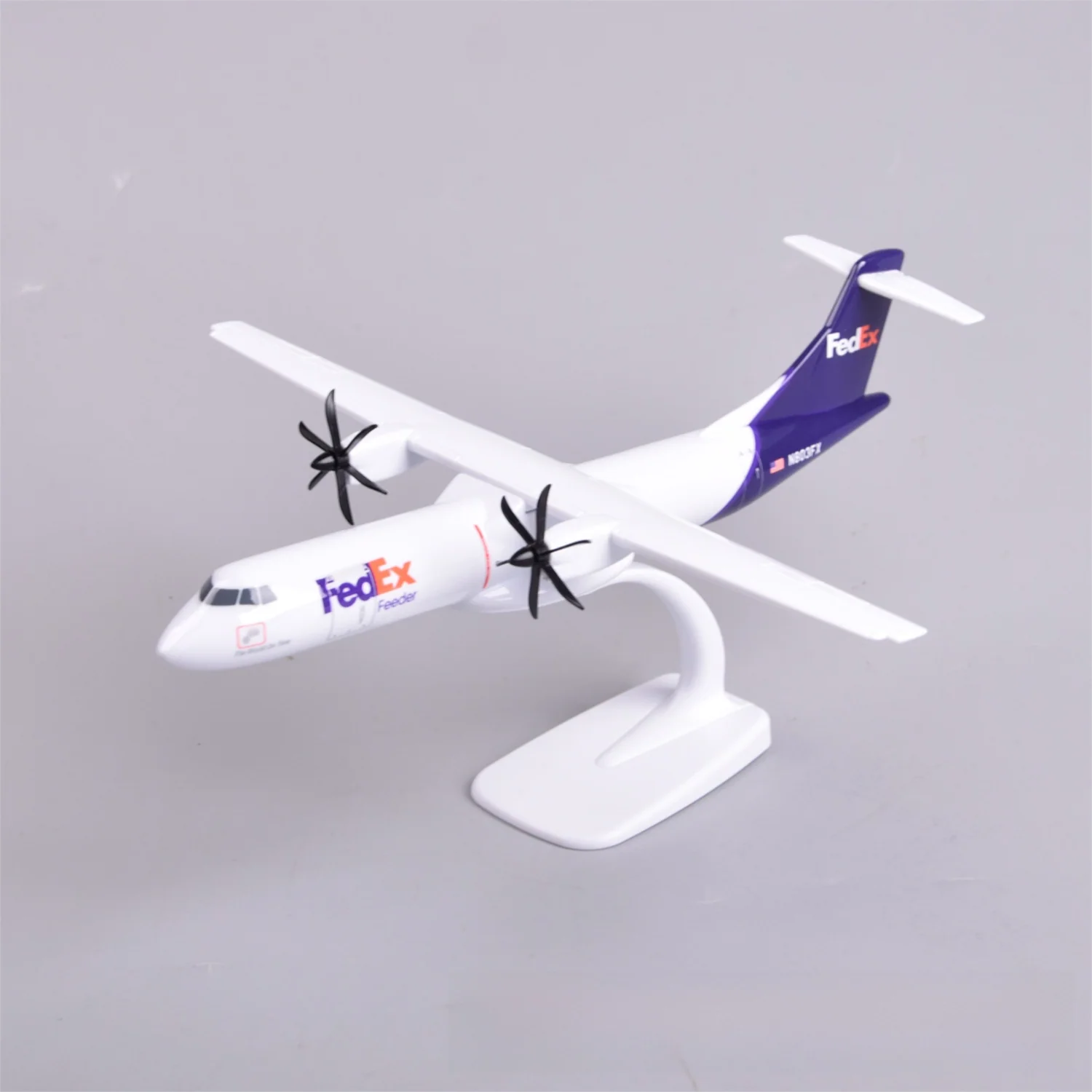 ATR 72-600 FedEx Express – Scale 1:100 – 27 cm (10.6 in) – Resin – Movable Parts - Image 3