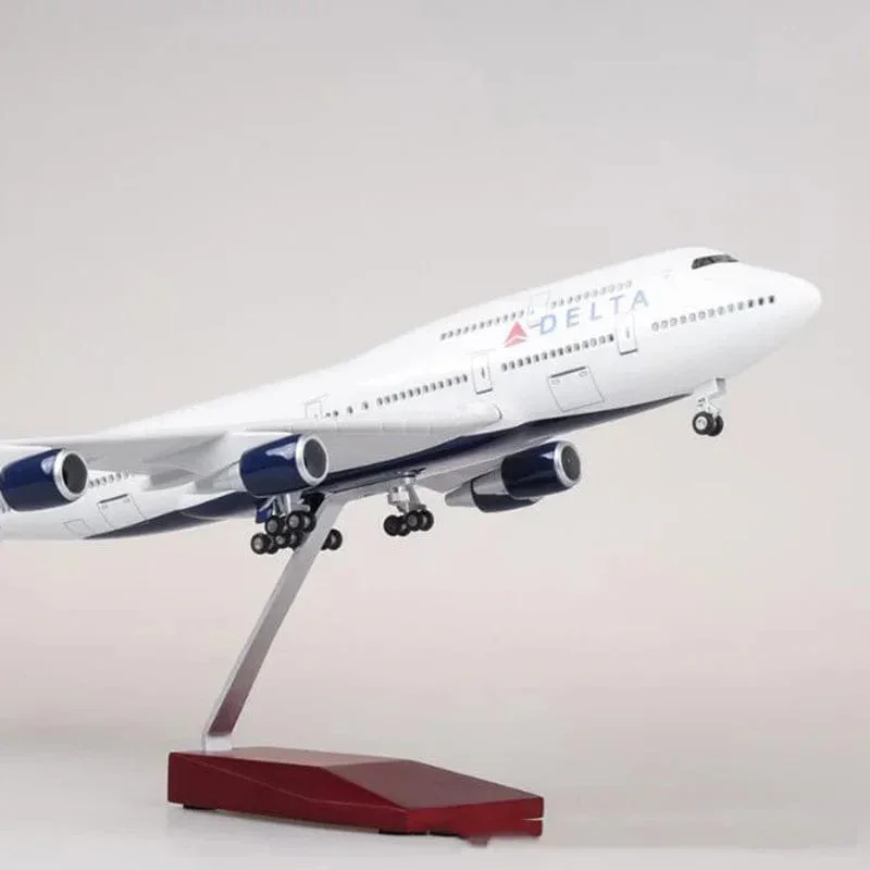 Boeing 747 Delta 1:150 – 47 cm / 18.5 in – LED Lights - Image 10