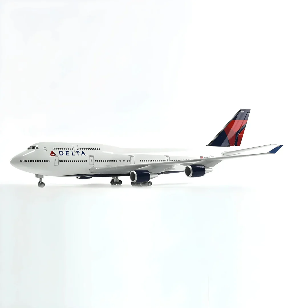 Boeing 747 Delta 1:150 – 47 cm / 18.5 in – LED Lights - Image 4