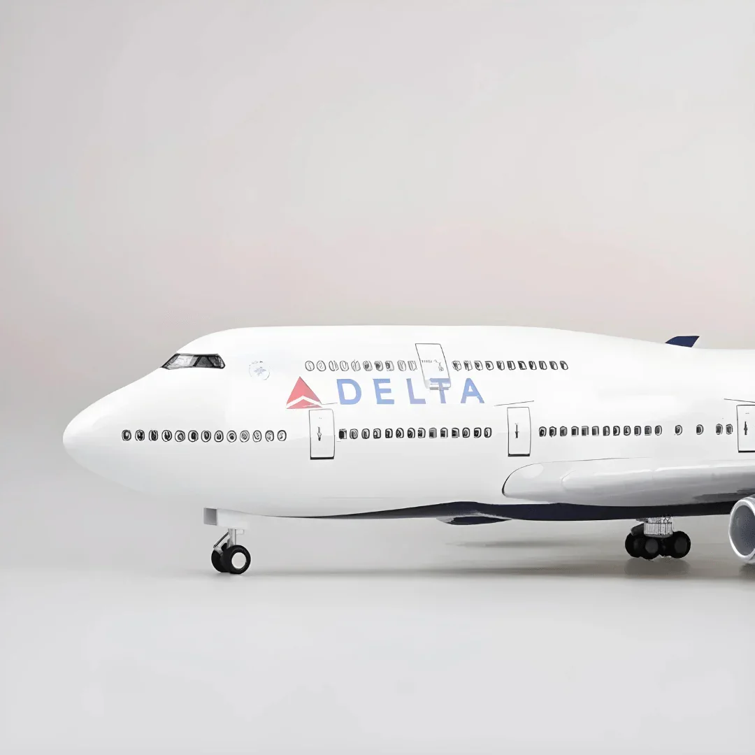 Boeing 747 Delta 1:150 – 47 cm / 18.5 in – LED Lights - Image 8