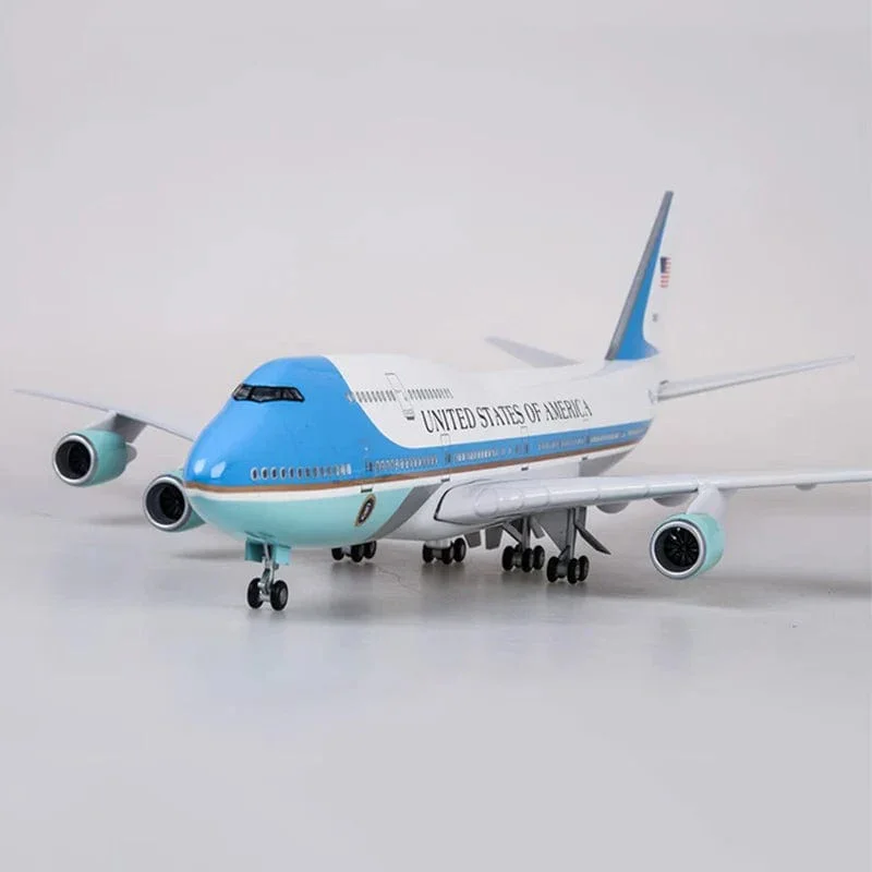 Boeing 747 Air Force One 1:150 – 47 cm / 18.5 in – LED Lights - Image 11