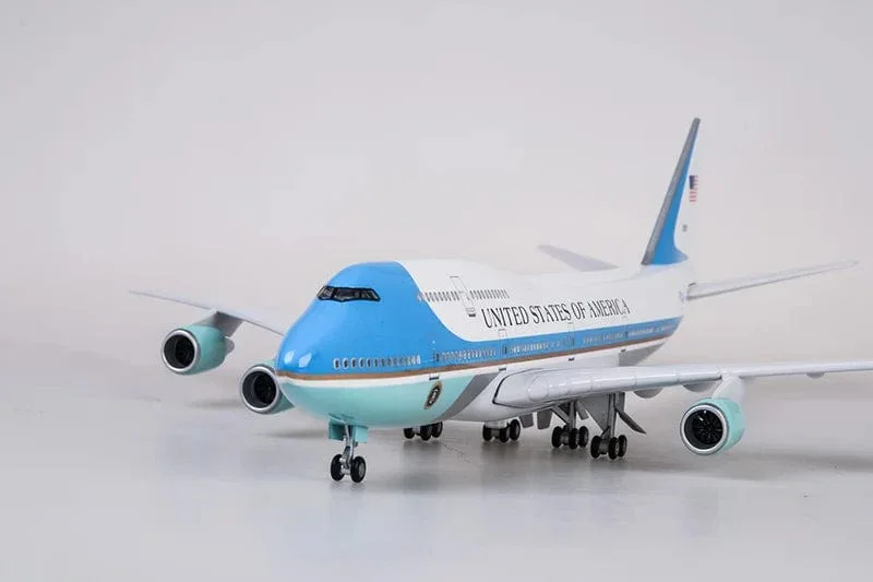 Boeing 747 Air Force One 1:150 – 47 cm / 18.5 in – LED Lights - Image 3
