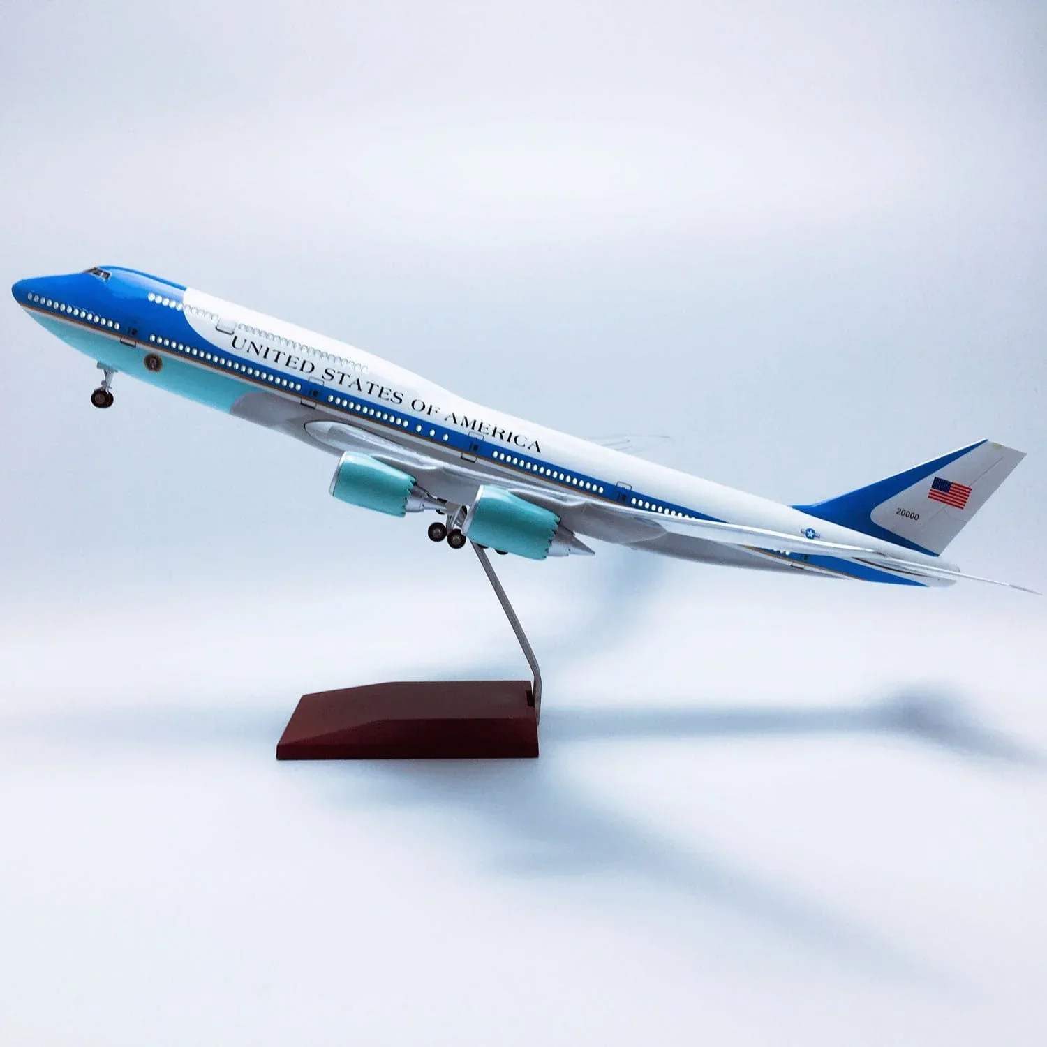 Boeing 747 Air Force One 1:150 – 47 cm / 18.5 in – LED Lights - Image 7
