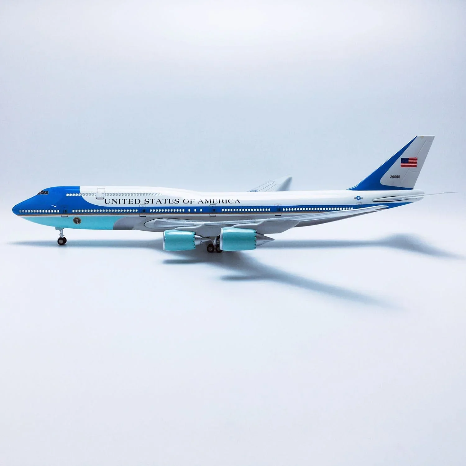 Boeing 747 Air Force One 1:150 – 47 cm / 18.5 in – LED Lights - Image 8