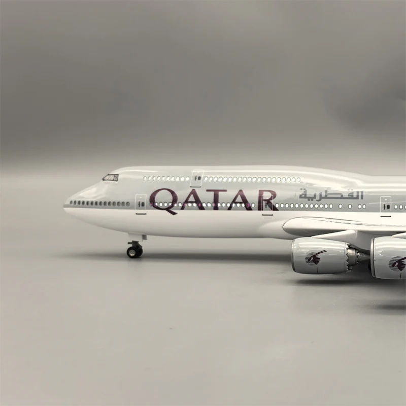 B747 QATAR - SCALE 1/150 - 47CM - 18.5 IN - AIRPLANE MODEL - Image 9