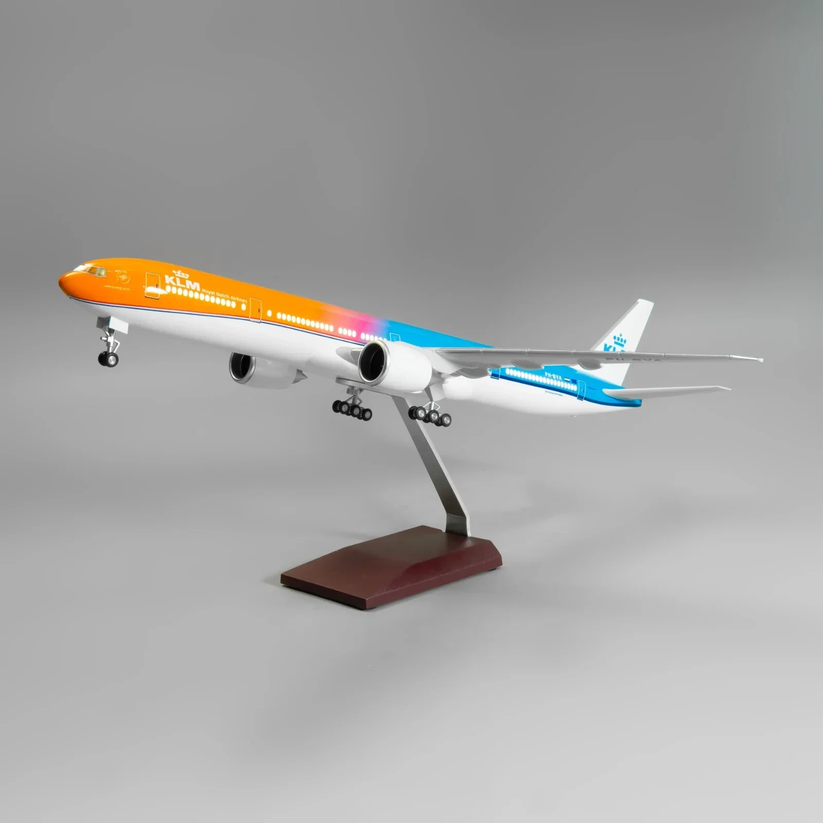 B777  KLM - ORANGE PRIDE - Scale 1/157 - 47cm - 18.5 in - Airplane Model - Image 3