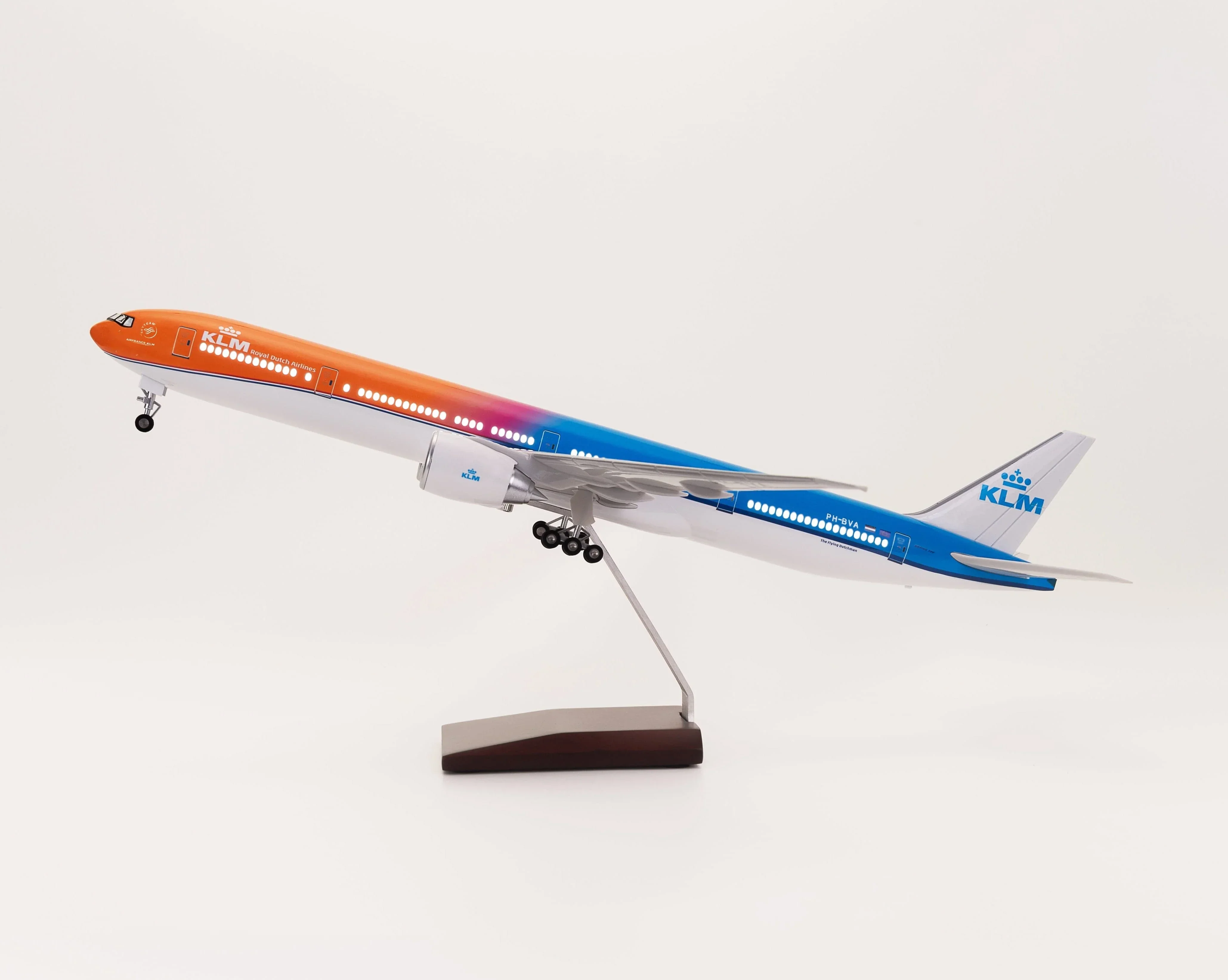 B777  KLM - ORANGE PRIDE - Scale 1/157 - 47cm - 18.5 in - Airplane Model - Image 7