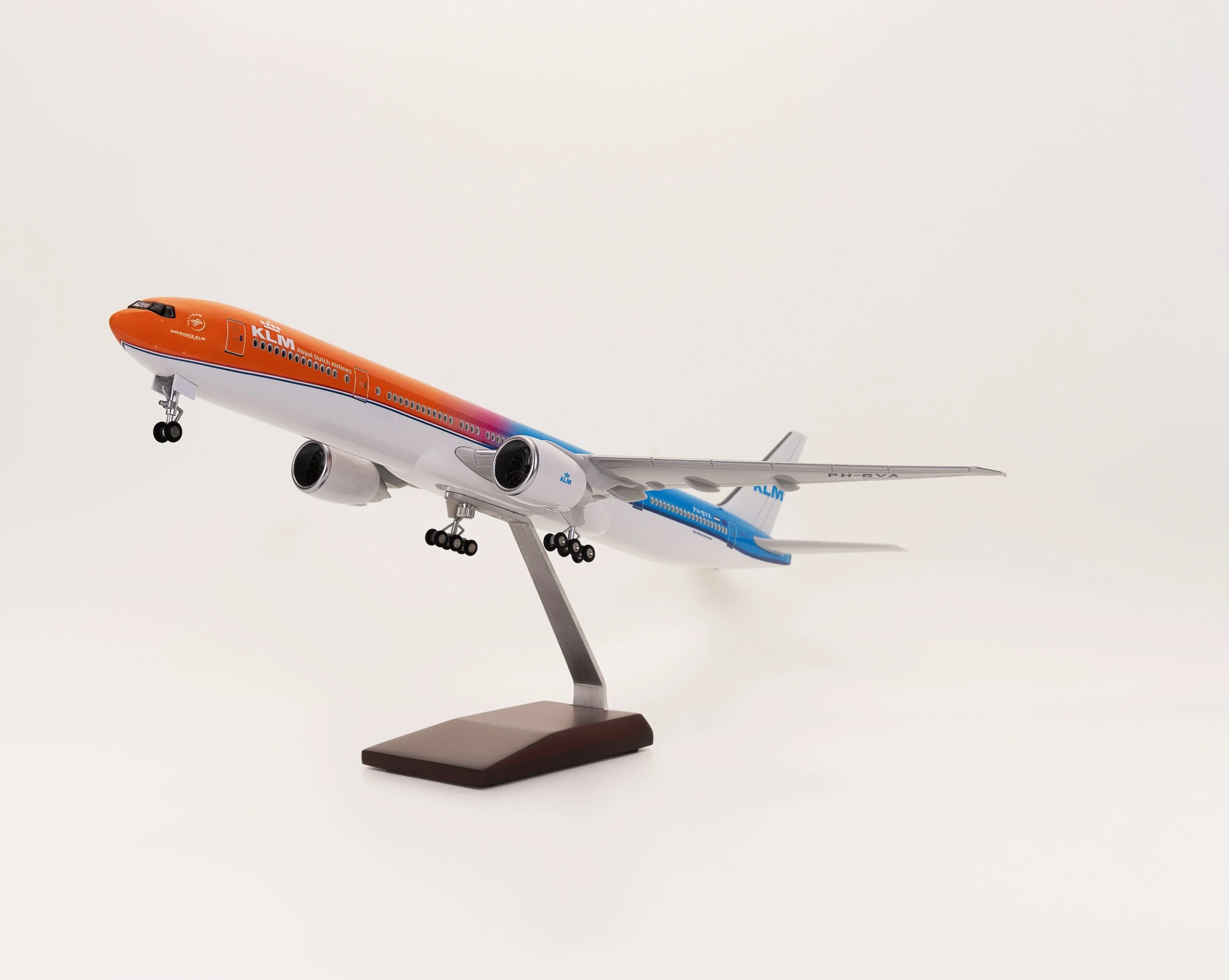 B777  KLM - ORANGE PRIDE - Scale 1/157 - 47cm - 18.5 in - Airplane Model - Image 9