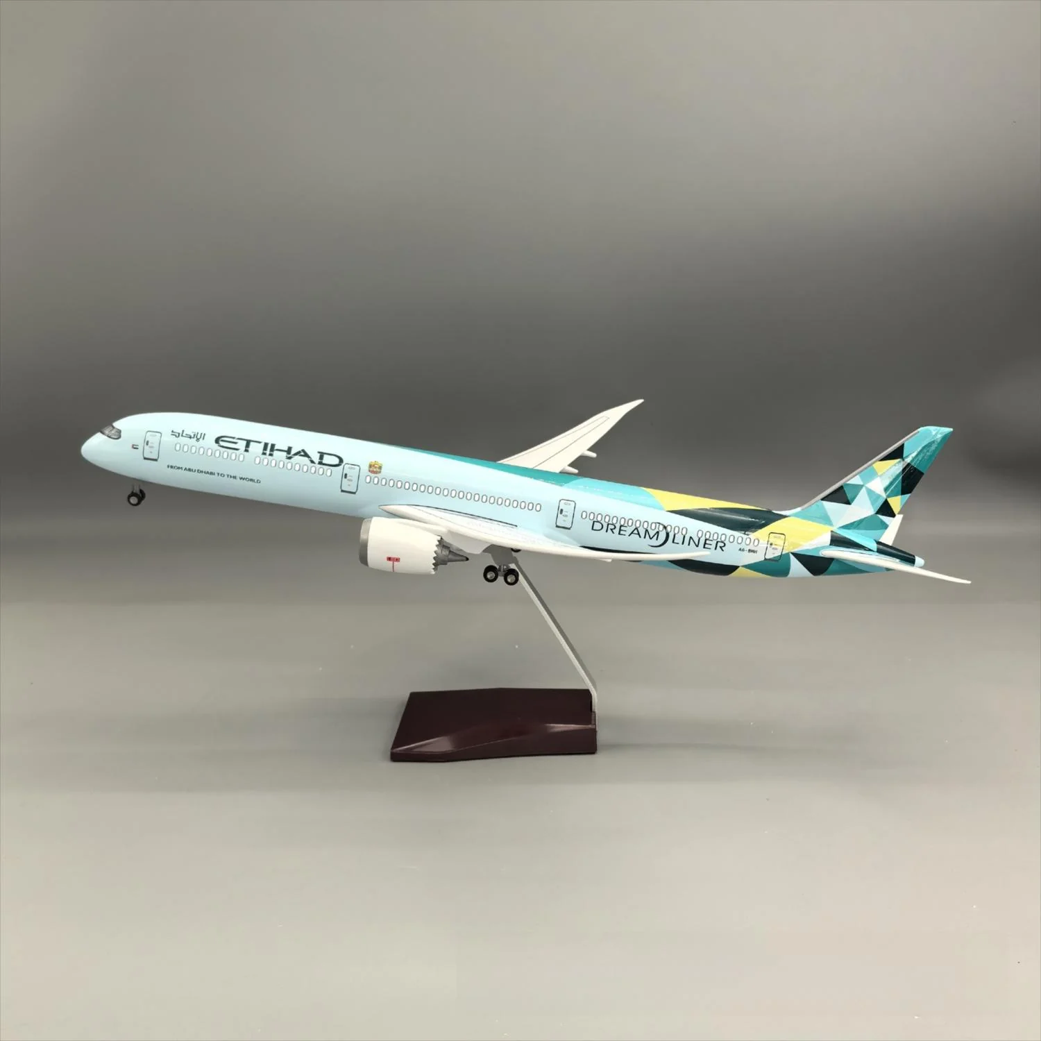 Boeing 787-10 Etihad Airways 1:145 – 47 cm / 18.5 in – LED Lights - Image 10