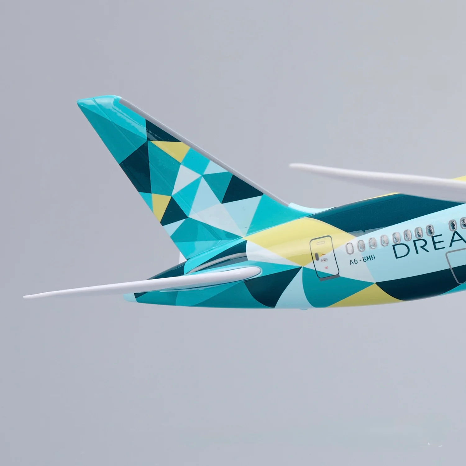 Boeing 787-10 Etihad Airways 1:145 – 47 cm / 18.5 in – LED Lights - Image 6