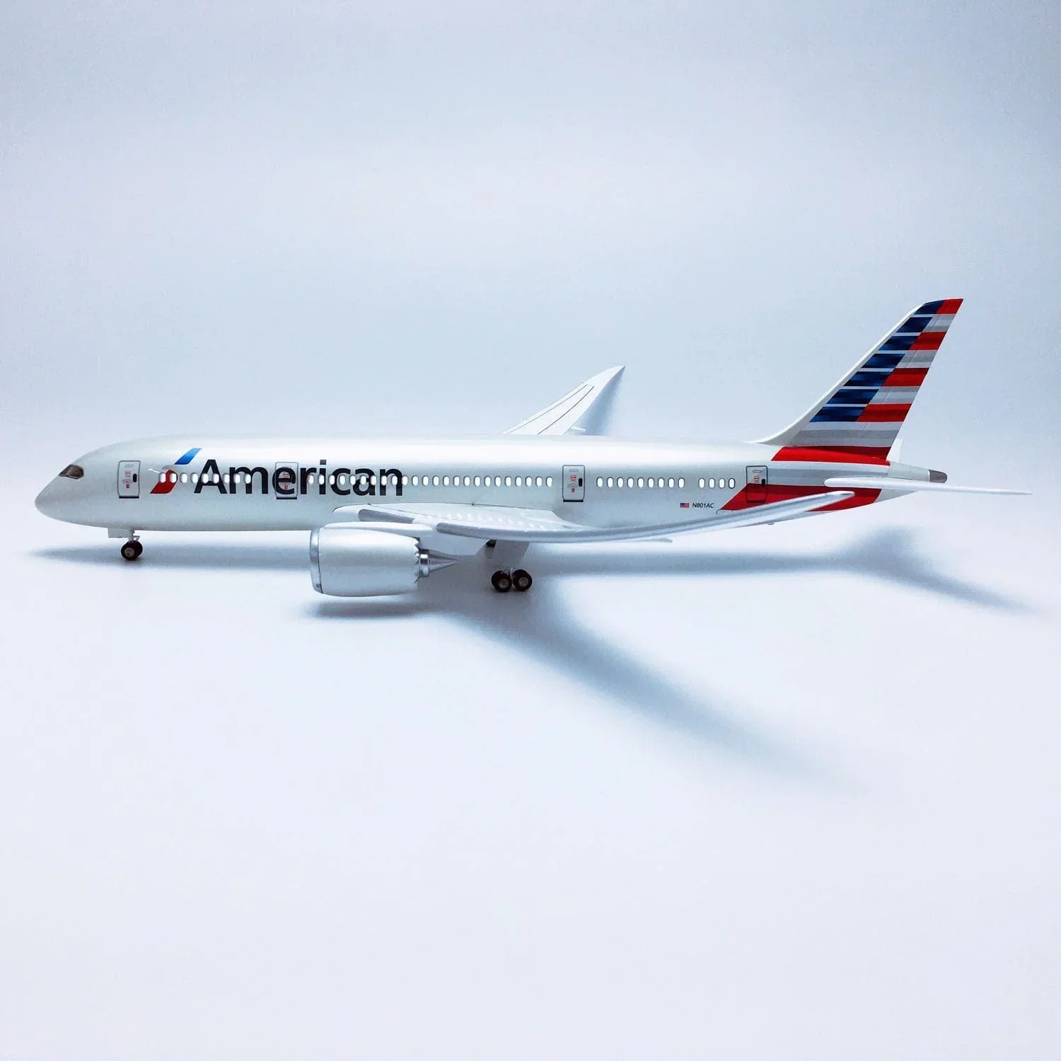 Boeing 787 American Airlines 1:130 – 43 cm / 16.9 in – LED Lights - Image 4