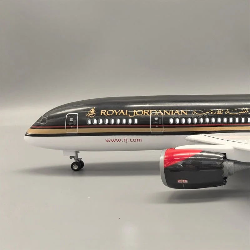 B787 Royal Jordanian - Scale 1/130 - 43cm - 16.9 in - Image 4