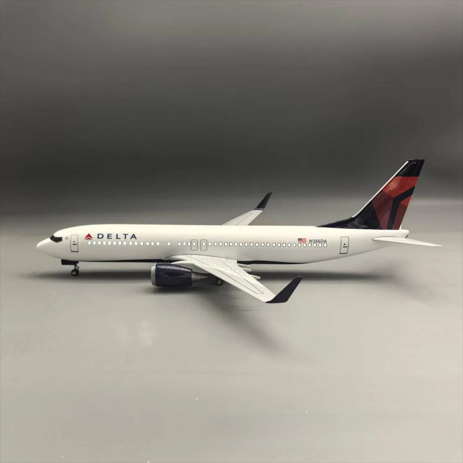 Boeing 737-800 Delta 1:80 – 47 cm / 18.5 in – LED Lights (PRE ORDER 10 days) - Image 3