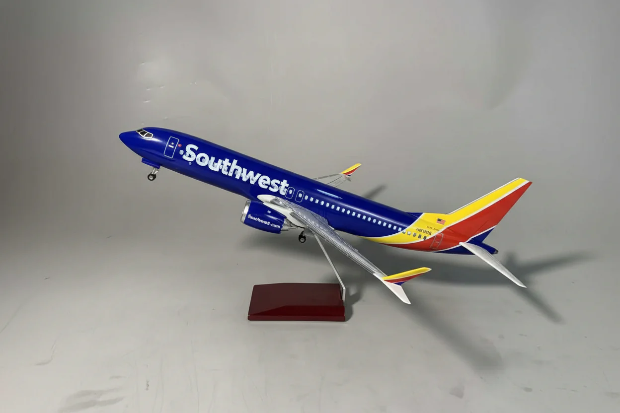 Boeing 737 MAX 8 Southwest 1:80 – 47 cm / 18.5 in – LED Lights (PRE ORDER) - Image 3