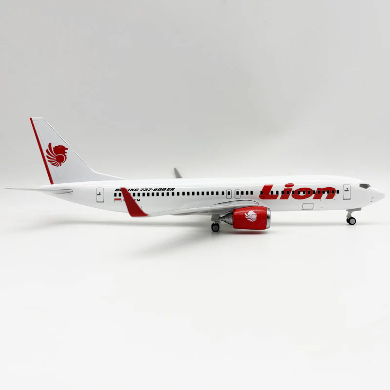 Boeing 737 Model - Lion Air Livery - Solid Resin - 30cm/11.8" - Image 3