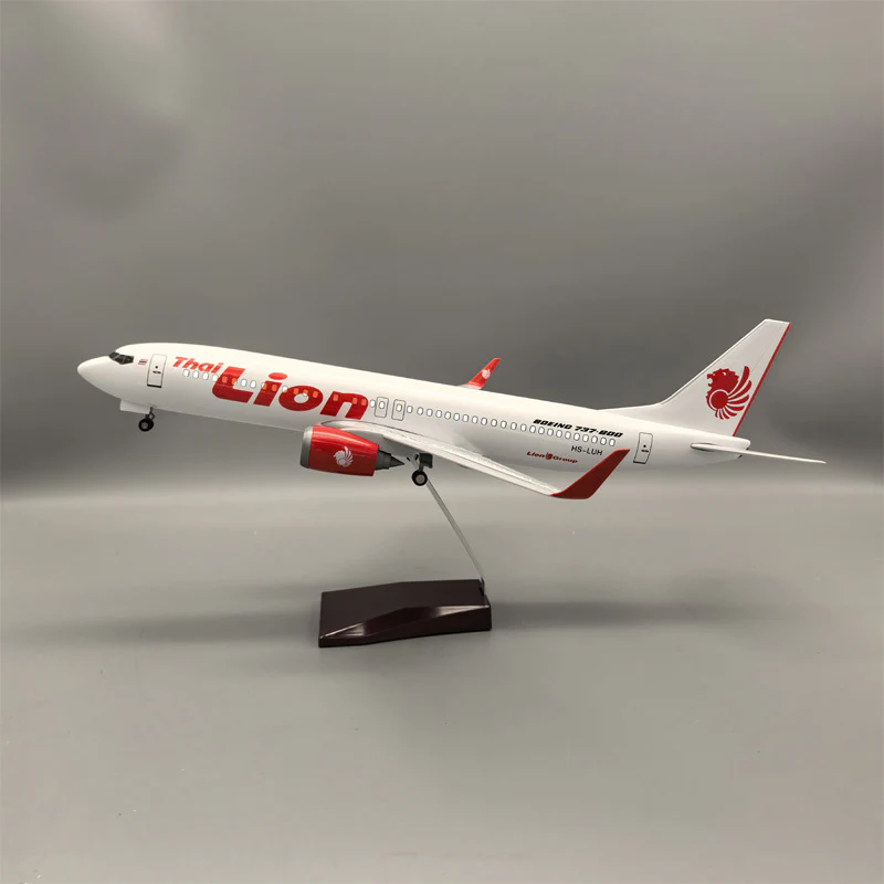 Boeing 737 Thai Lion Air – Scale 1:80 (47 cm / 18.5 in) - Image 10