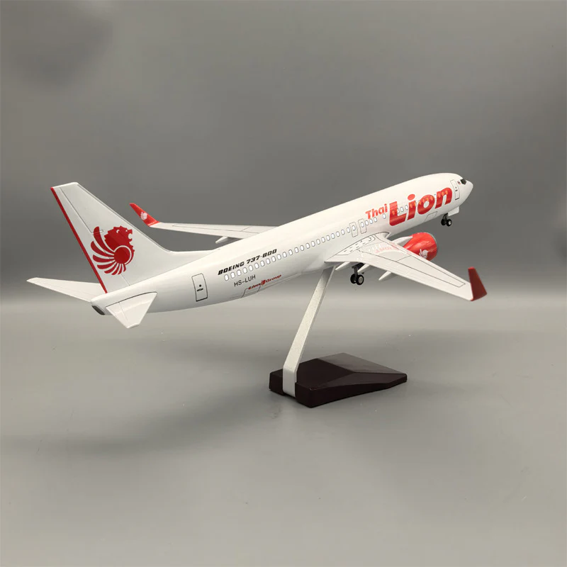 Boeing 737 Thai Lion Air – Scale 1:80 (47 cm / 18.5 in) - Image 13