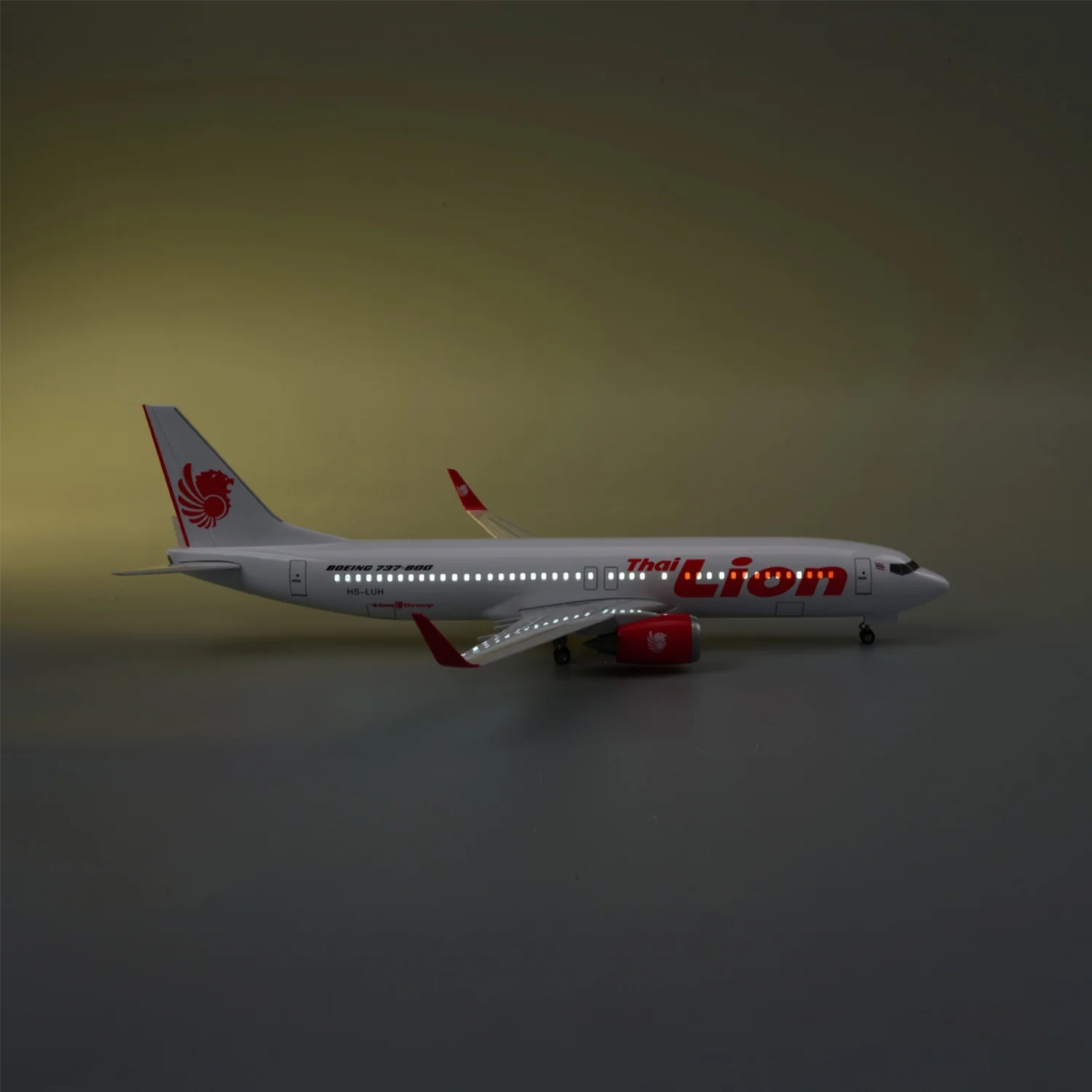 Boeing 737 Thai Lion Air – Scale 1:80 (47 cm / 18.5 in) - Image 4