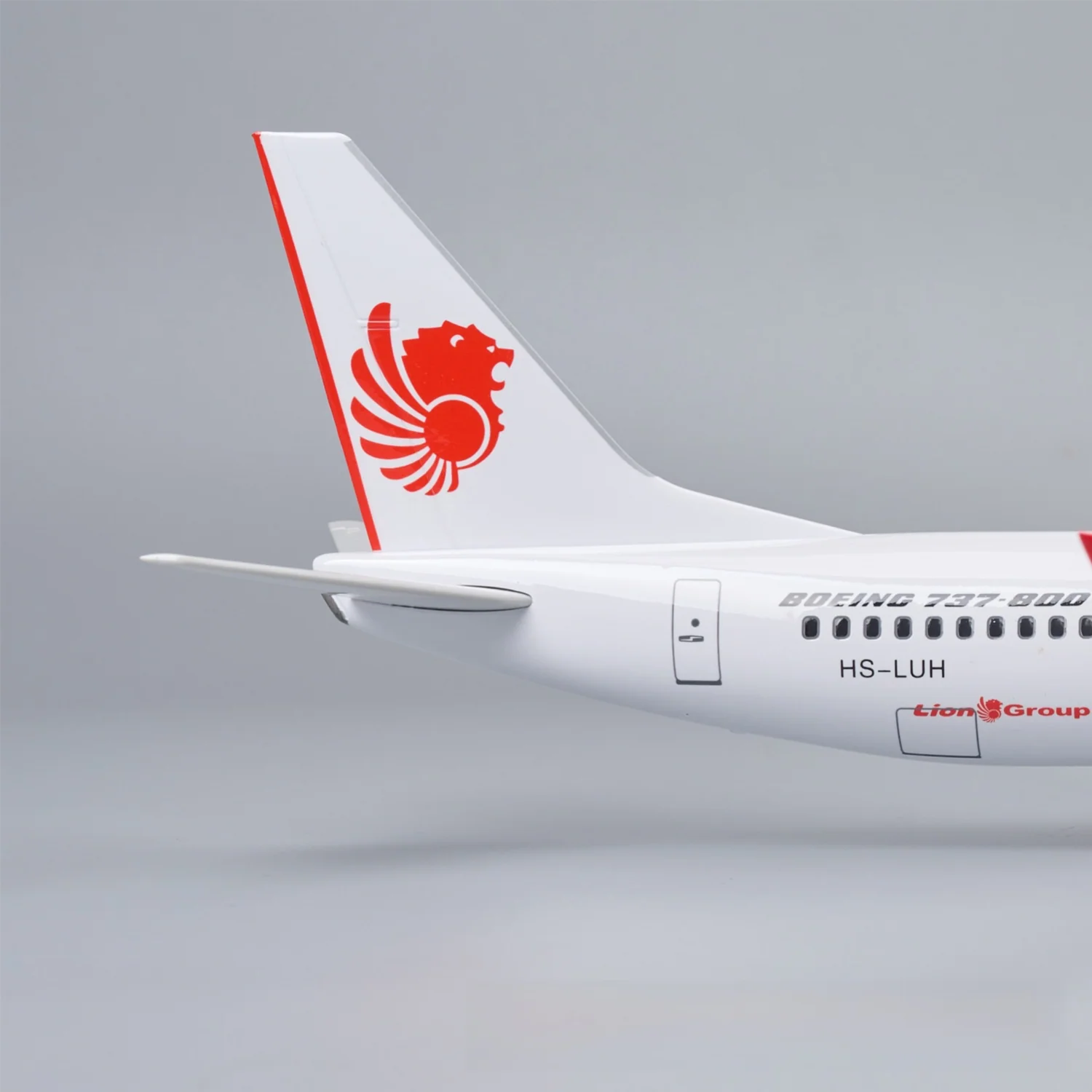 Boeing 737 Thai Lion Air – Scale 1:80 (47 cm / 18.5 in) - Image 6
