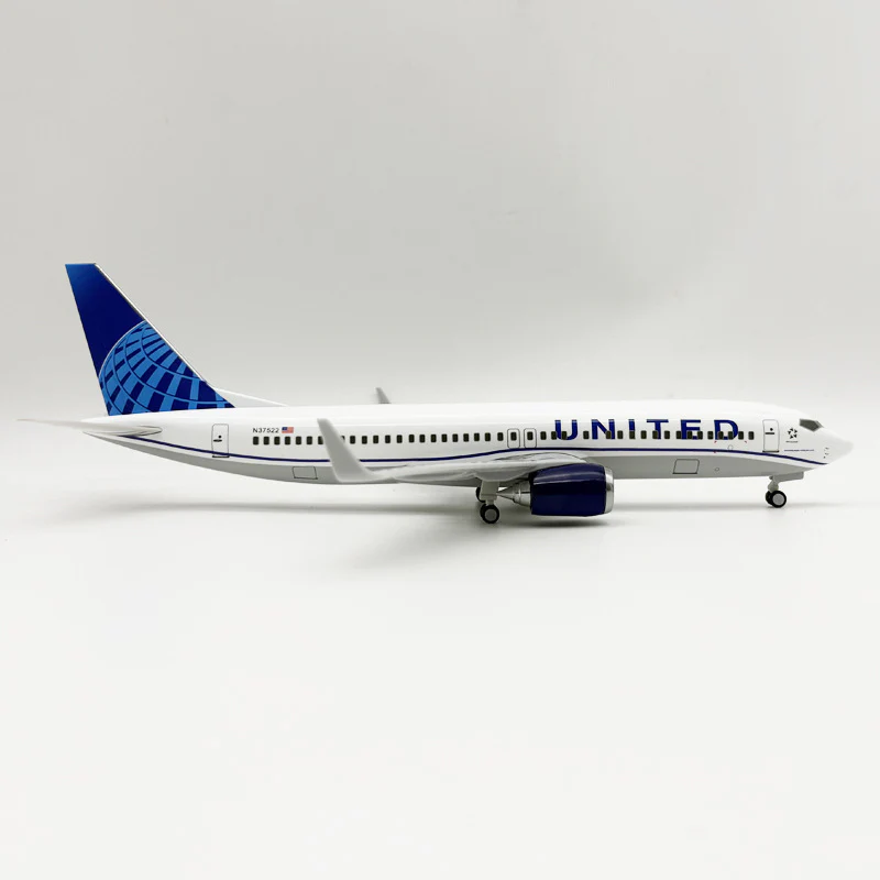 B737 United Airlines – Scale 1:130 – 30 cm (11.8 in) – Resin – Modern Livery - Image 3