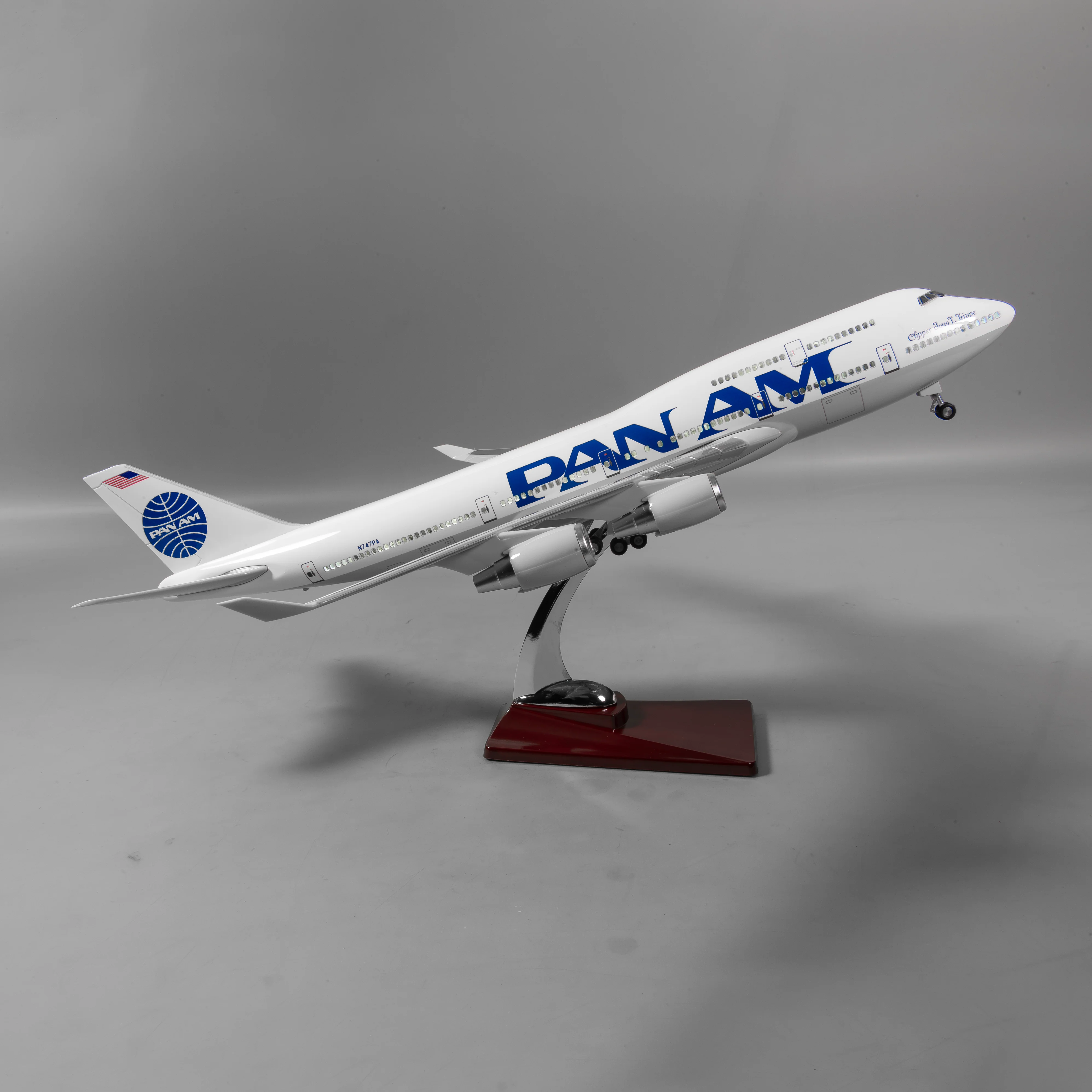 Boeing 747 PAN AM 1:150 – 47 cm / 18.5 in – Opening Interior - Image 4