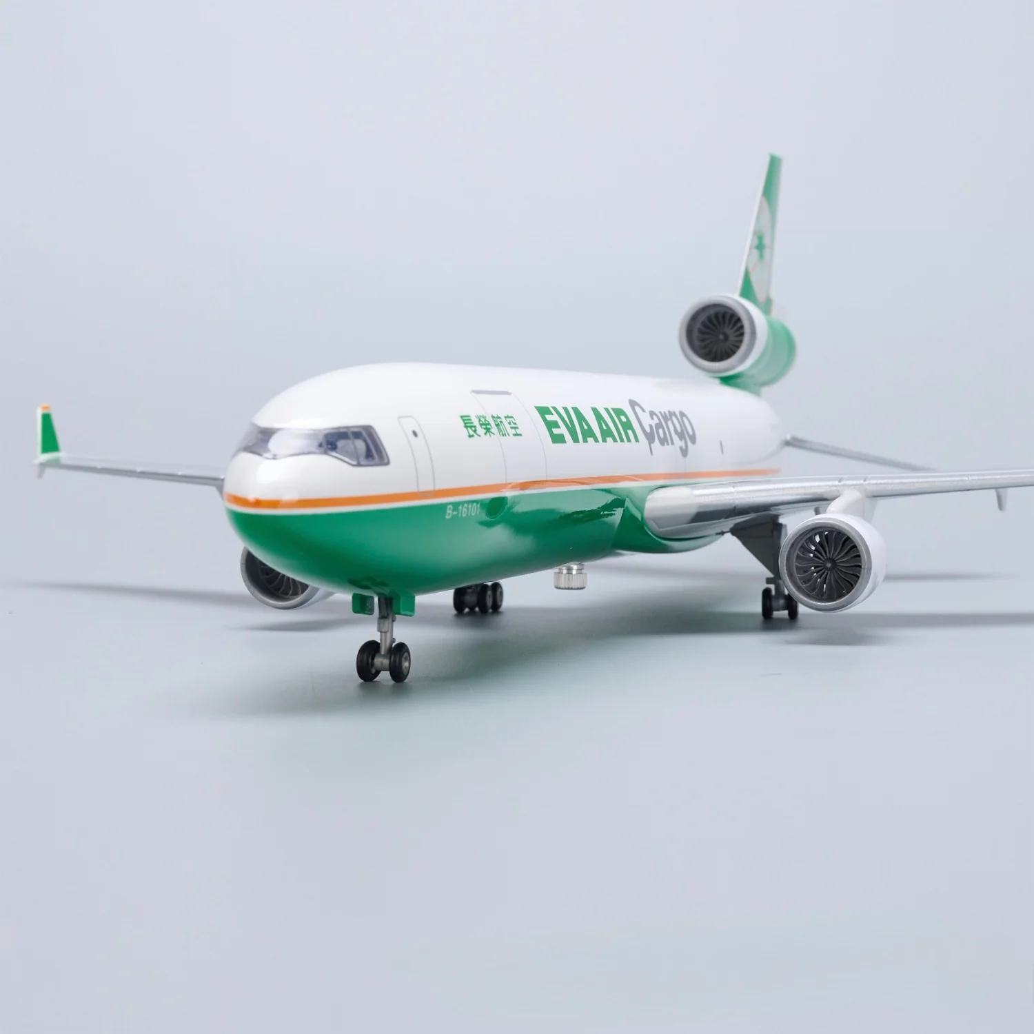 EVA AIR MD-11 McDonnell Douglas – Scale 1:130 – 47 cm/18.5 in – ABS Resin - Image 4