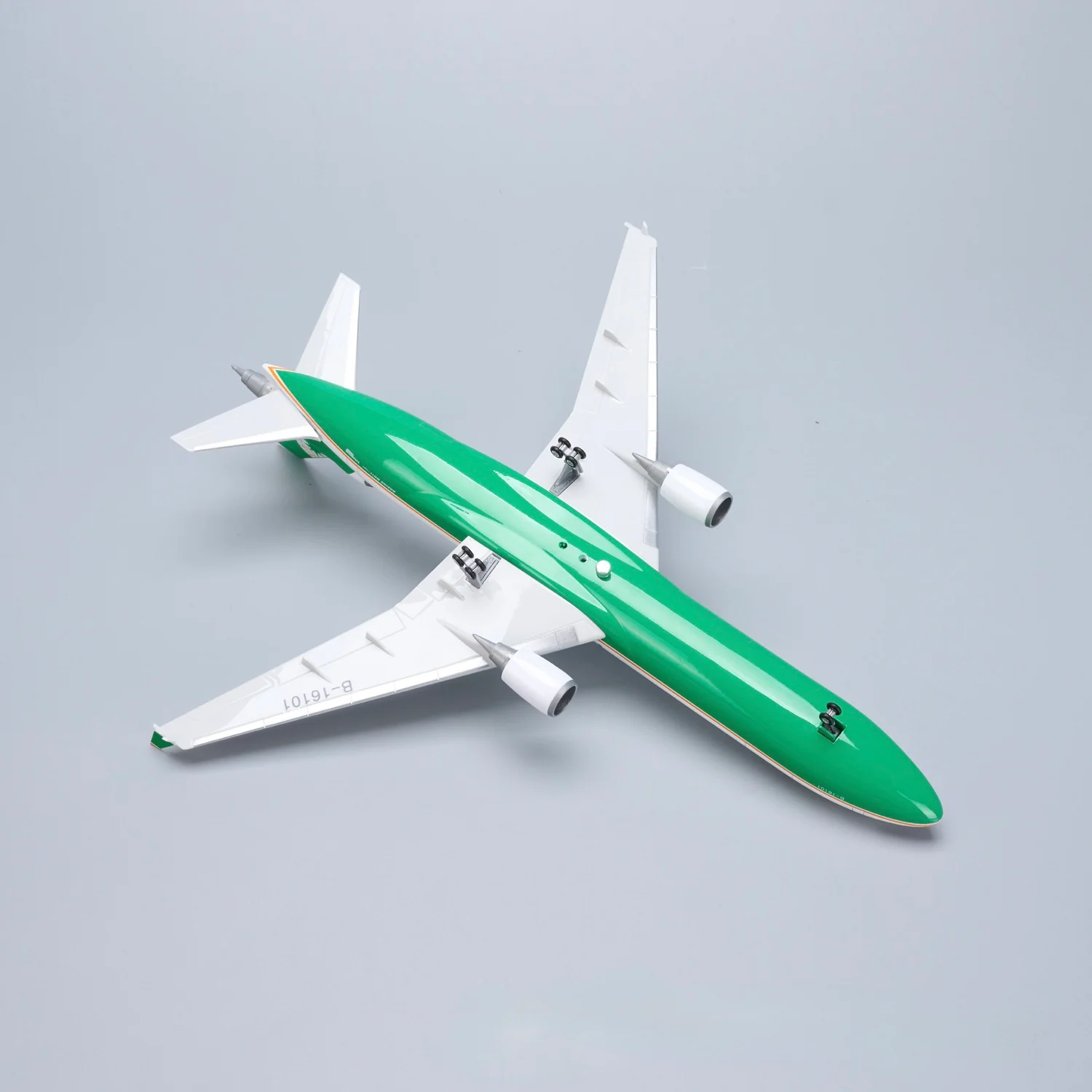 EVA AIR MD-11 McDonnell Douglas – Scale 1:130 – 47 cm/18.5 in – ABS Resin - Image 7